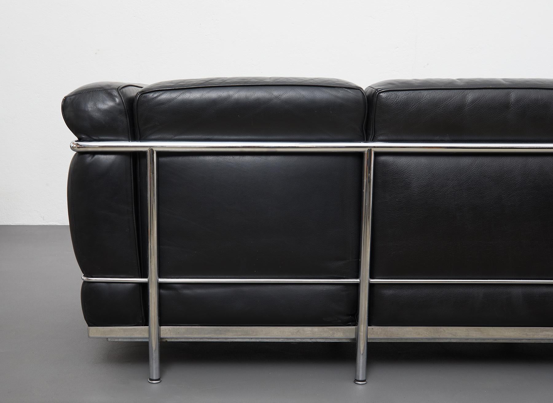 Early 20th Century Black Leather Three Seater Sofa LC2 by Le Corbusier for Cassina, c.1980