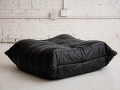 Otomana 'Togo' de cuero negro de Michel Ducaroy para Ligne Roset