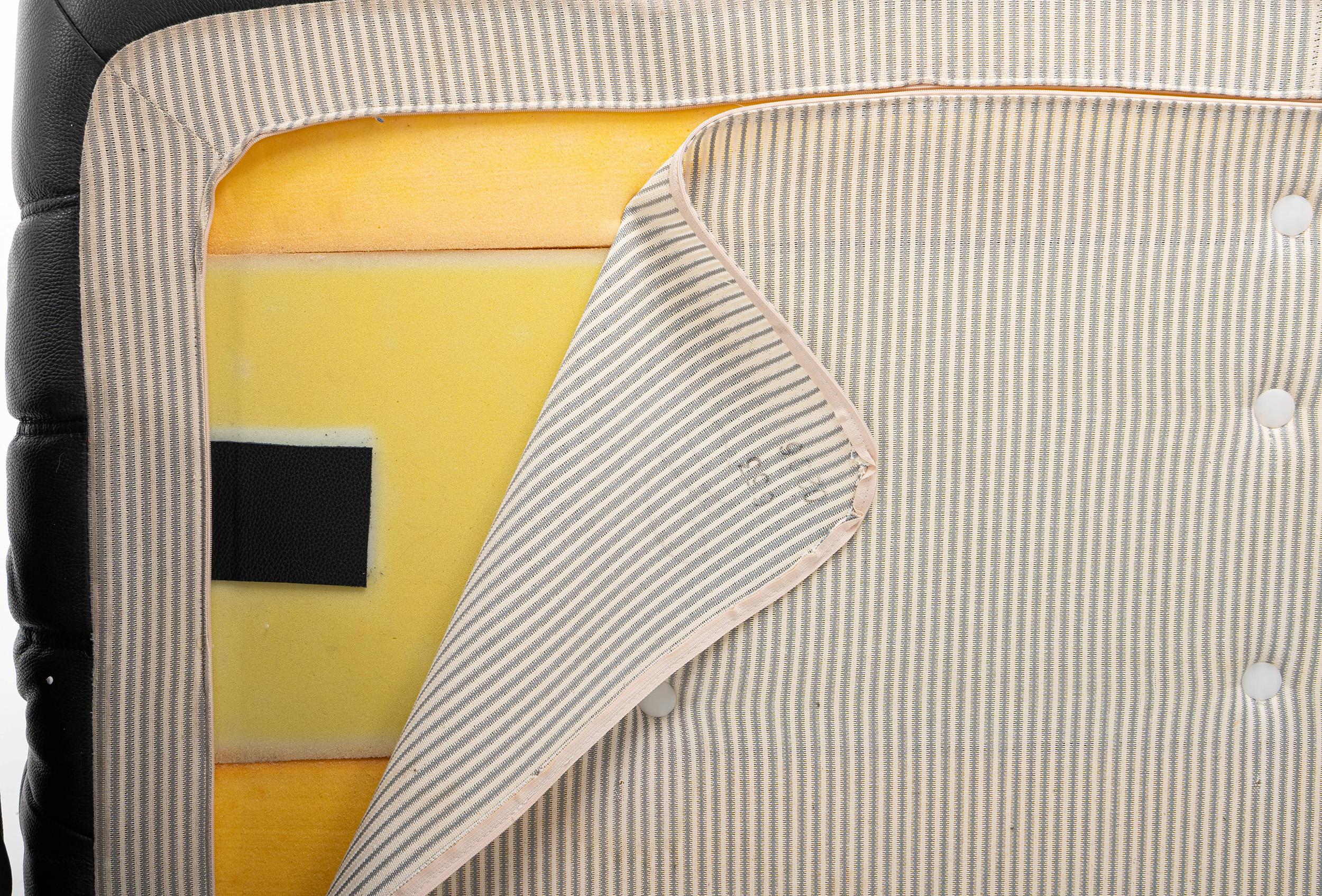 Ensemble de canapés Togo en cuir noir par Michel Ducaroy pour Ligne Roset, France en vente 6