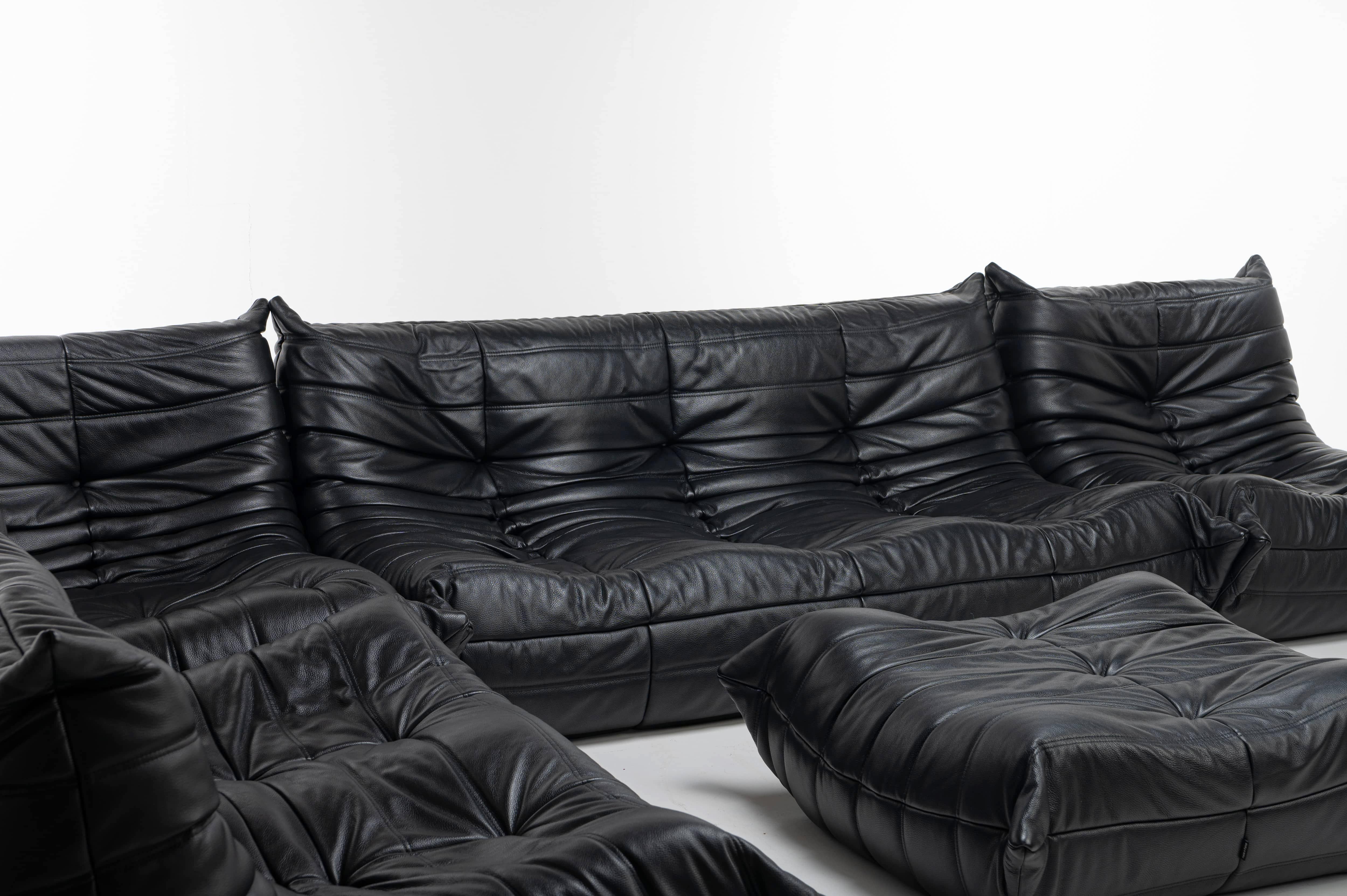 Ensemble de canapés Togo en cuir noir par Michel Ducaroy pour Ligne Roset, France Bon état - En vente à Ranst, VAN