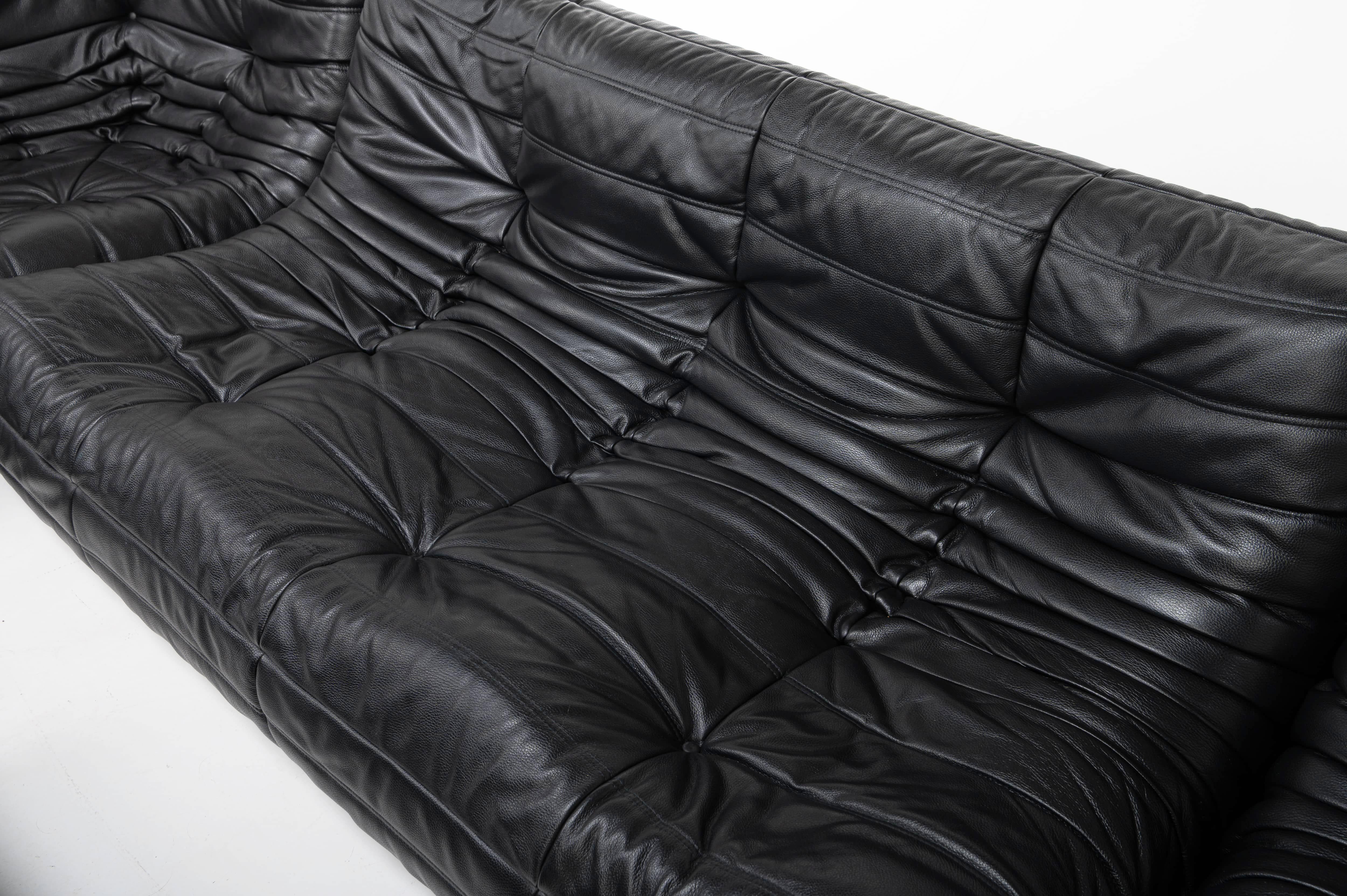 Ensemble de canapés Togo en cuir noir par Michel Ducaroy pour Ligne Roset, France en vente 2