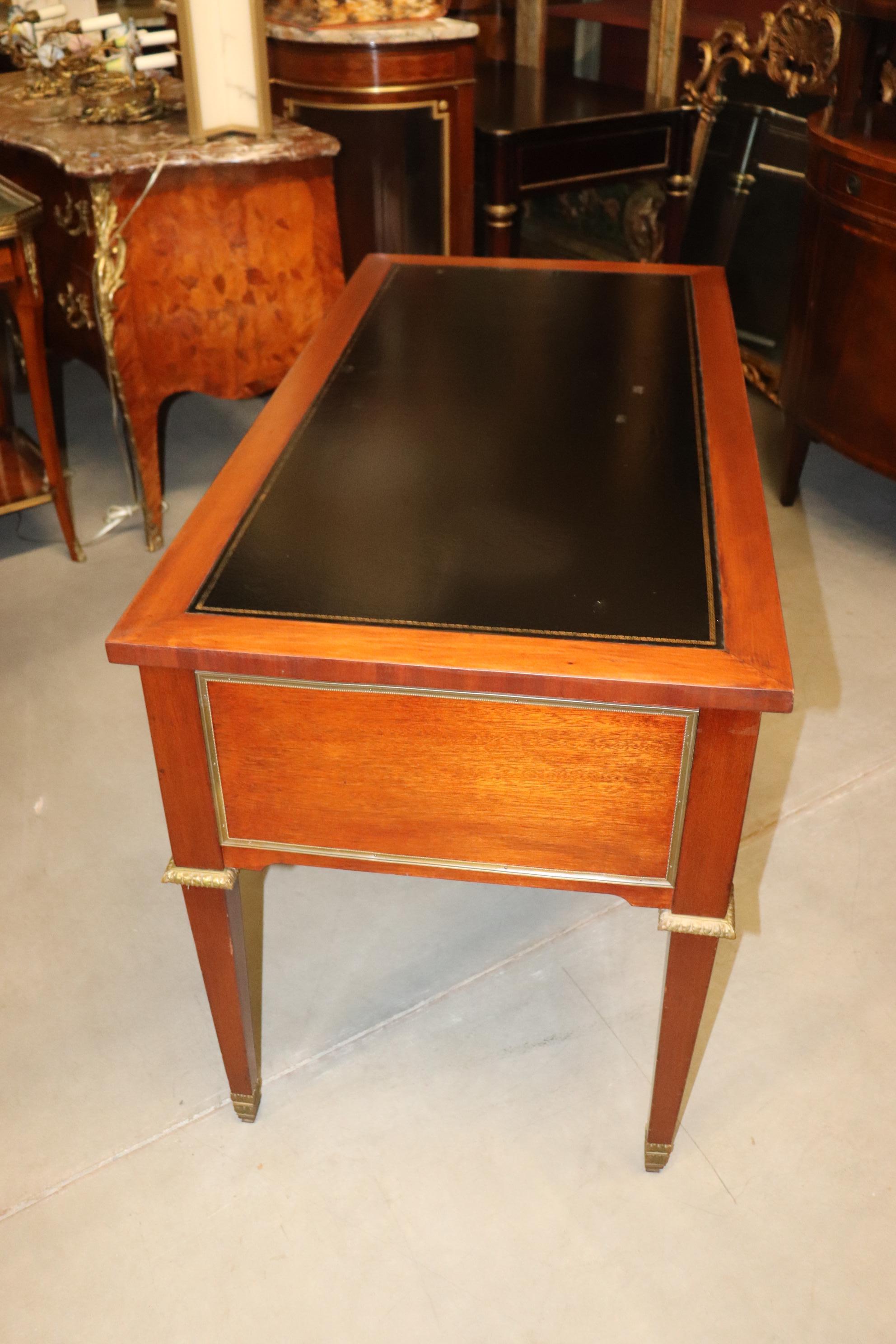 Black Leather Top French Directoire Style Writing Desk Bureau Plat, Circa 1960 In Good Condition For Sale In Swedesboro, NJ