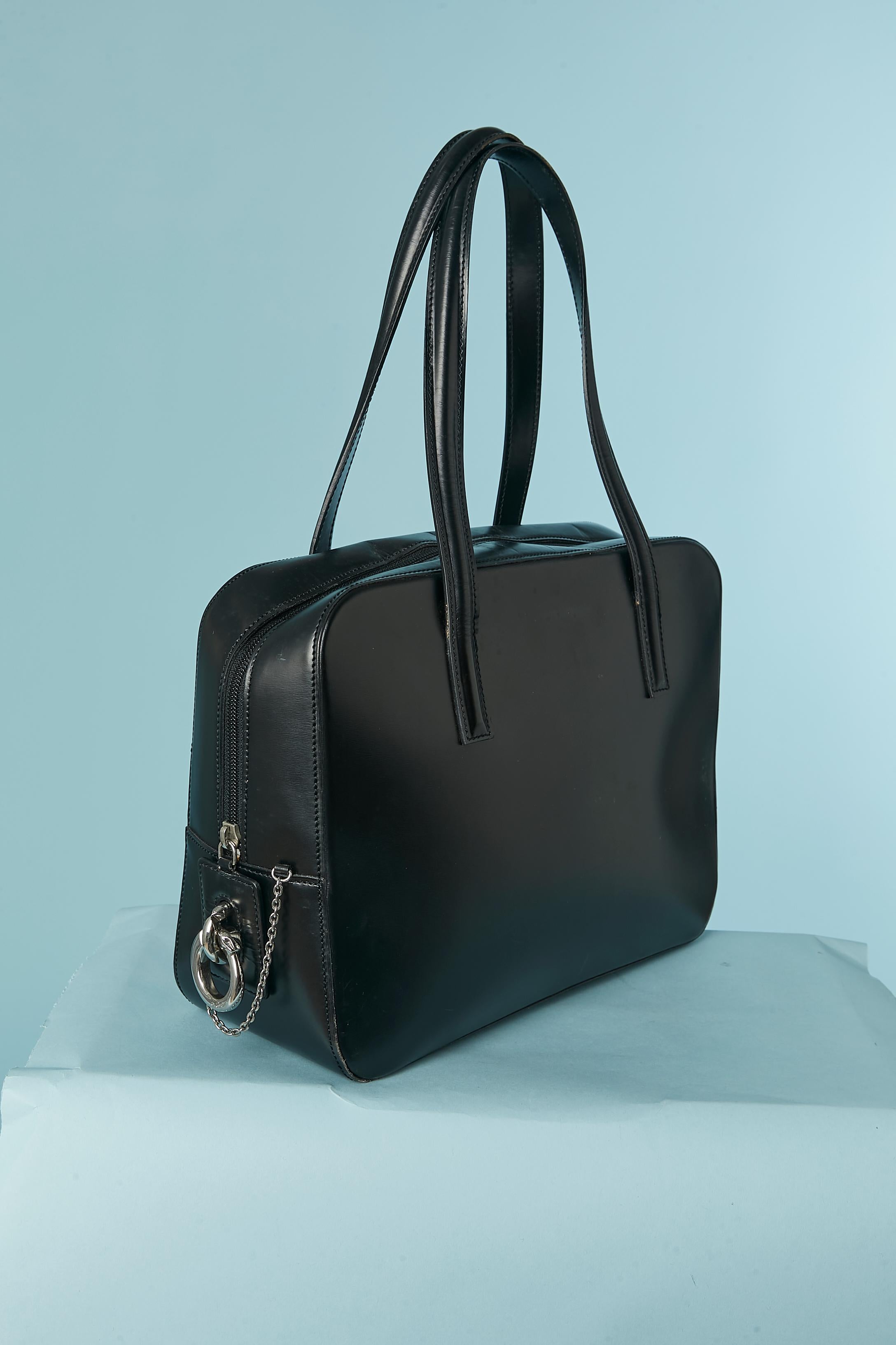 Black leather top handle bag with silver metal panther ring closure CARTIER In Good Condition In Saint-Ouen-Sur-Seine, FR