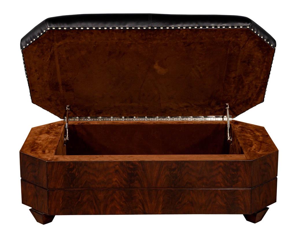 Pouf portaoggetti con piano in pelle nera di EJ Victor In condizioni Nuovo in vendita a North York, ON