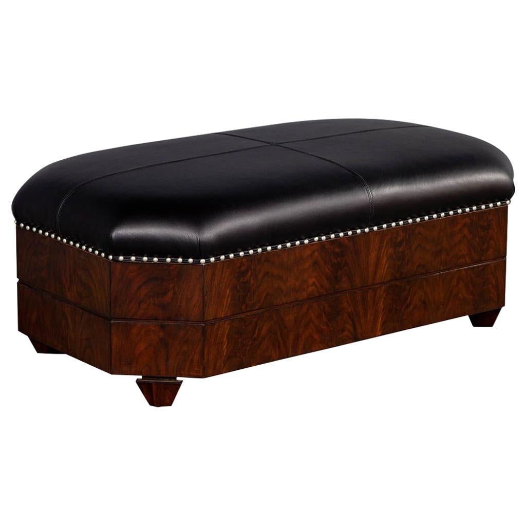 Pouf de rangement en cuir noir par EJ Victor en vente