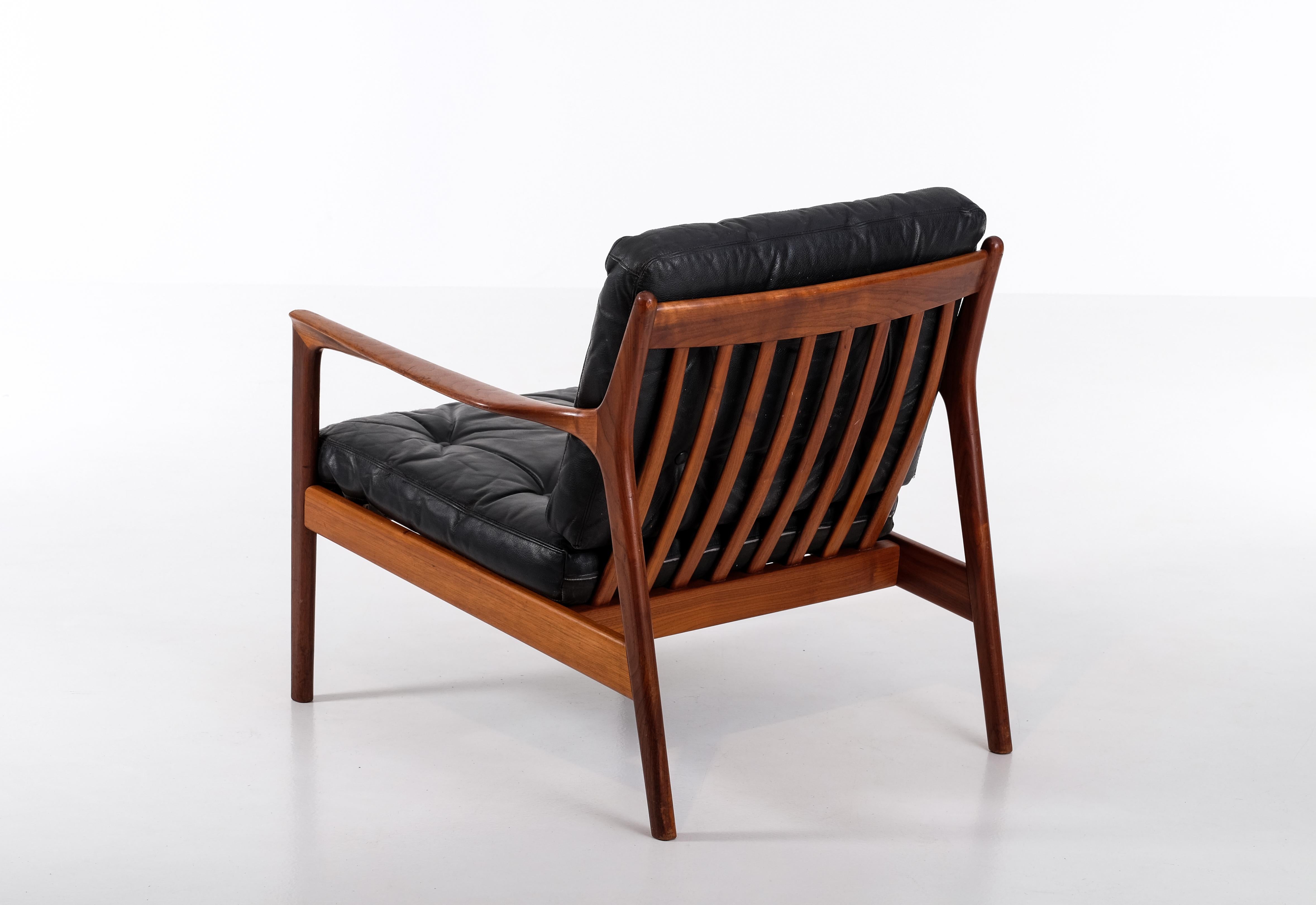 Black Leather USA-75 Armchair by Folke Olsson for DUX, 1960s In Good Condition For Sale In Stockholm, SE