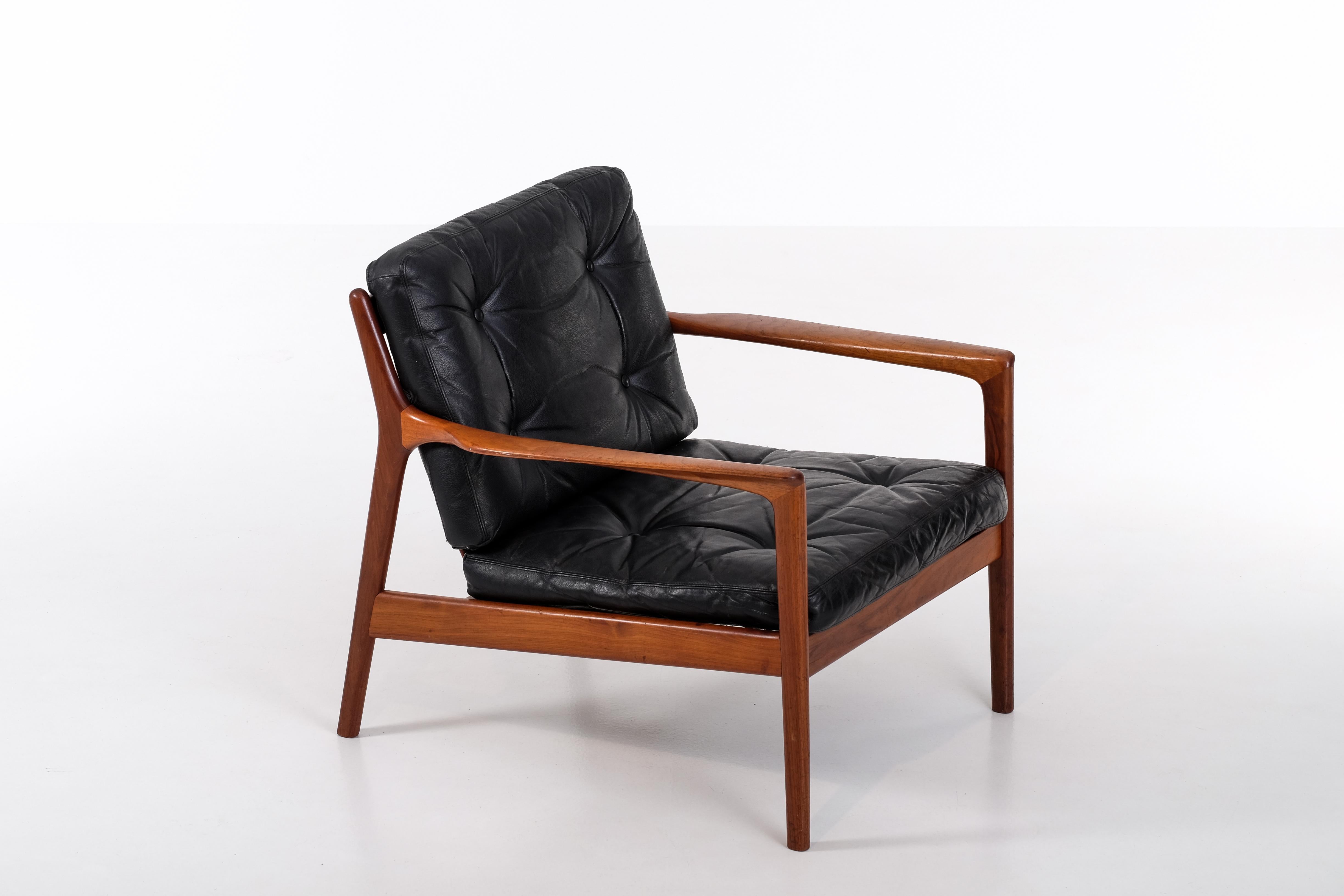 Mid-20th Century Black Leather USA-75 Armchair by Folke Olsson for DUX, 1960s For Sale
