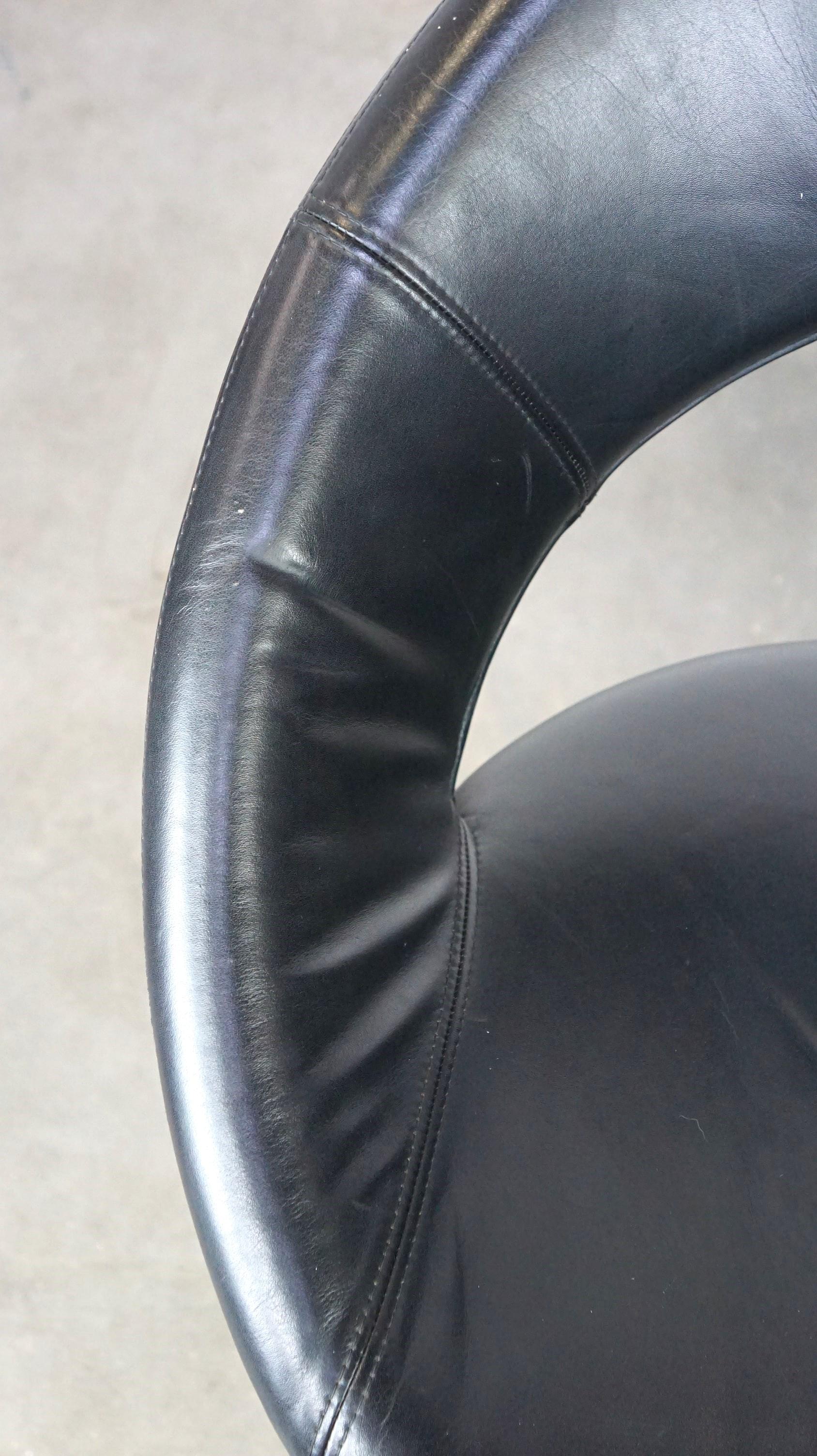 Black Leather Vintage Artifort Design Armchair Model NINA in Leather For Sale 1