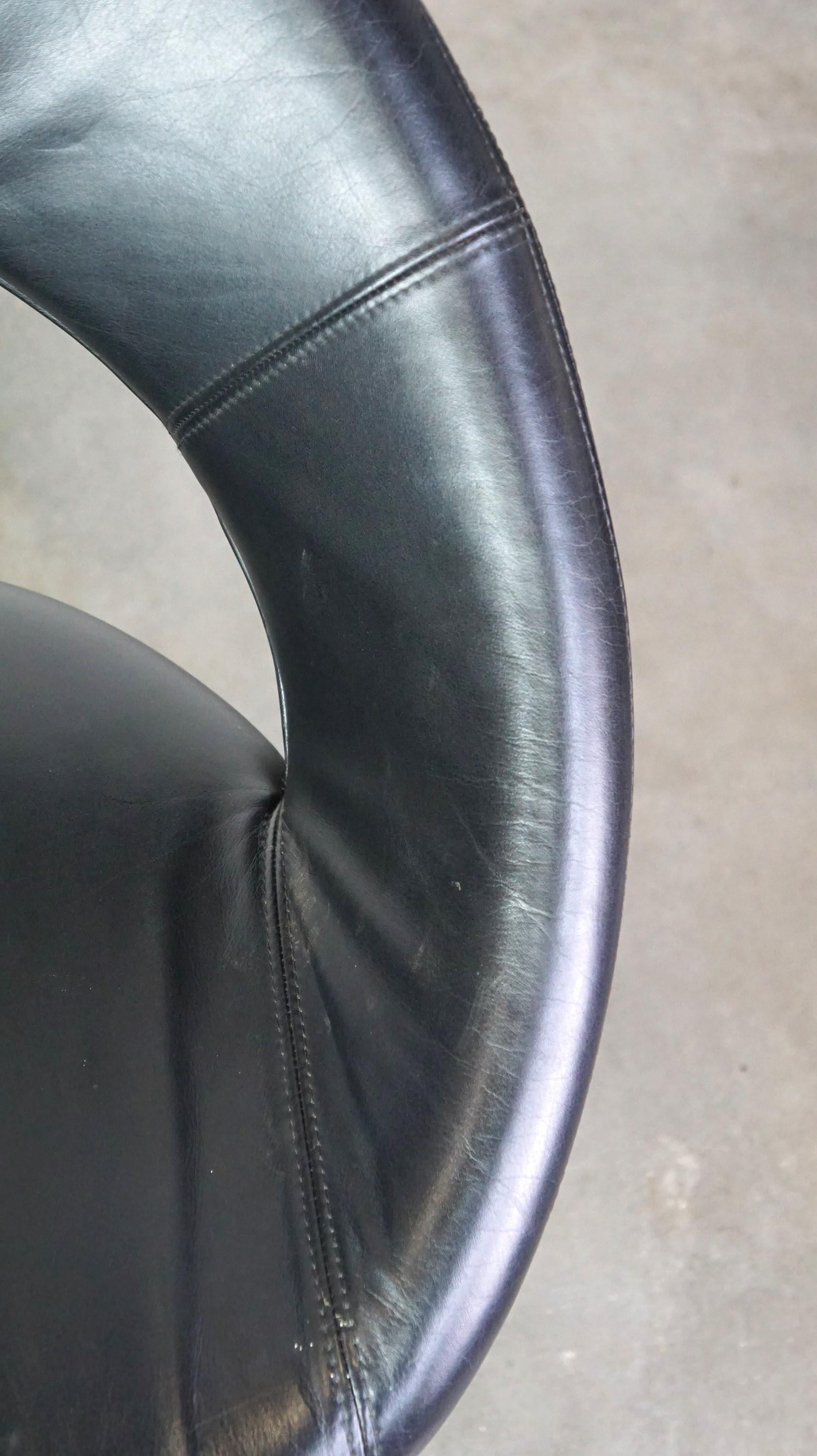 Black Leather Vintage Artifort Design Armchair Model NINA in Leather For Sale 2