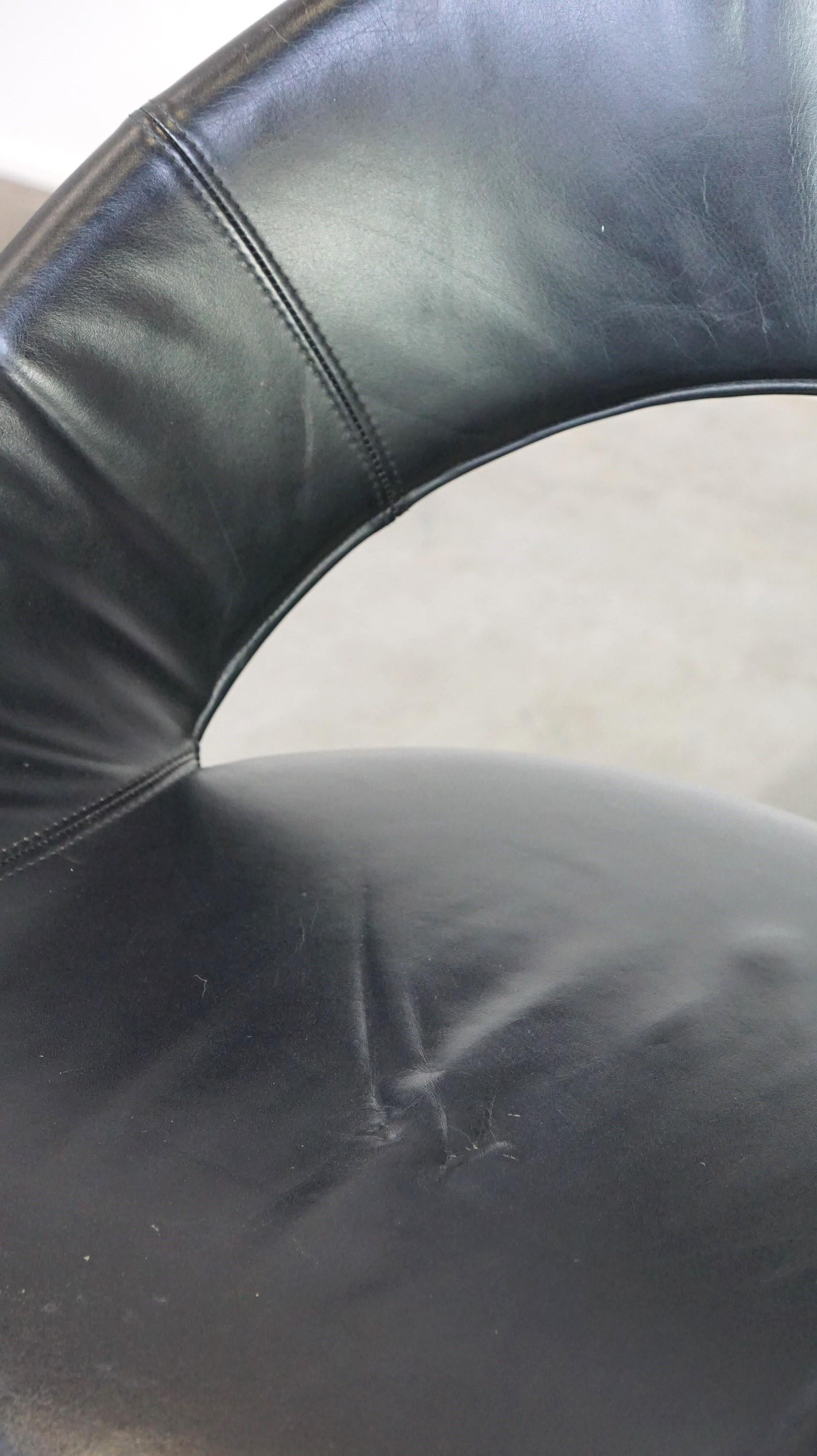 Black Leather Vintage Artifort Design Armchair Model NINA in Leather For Sale 3