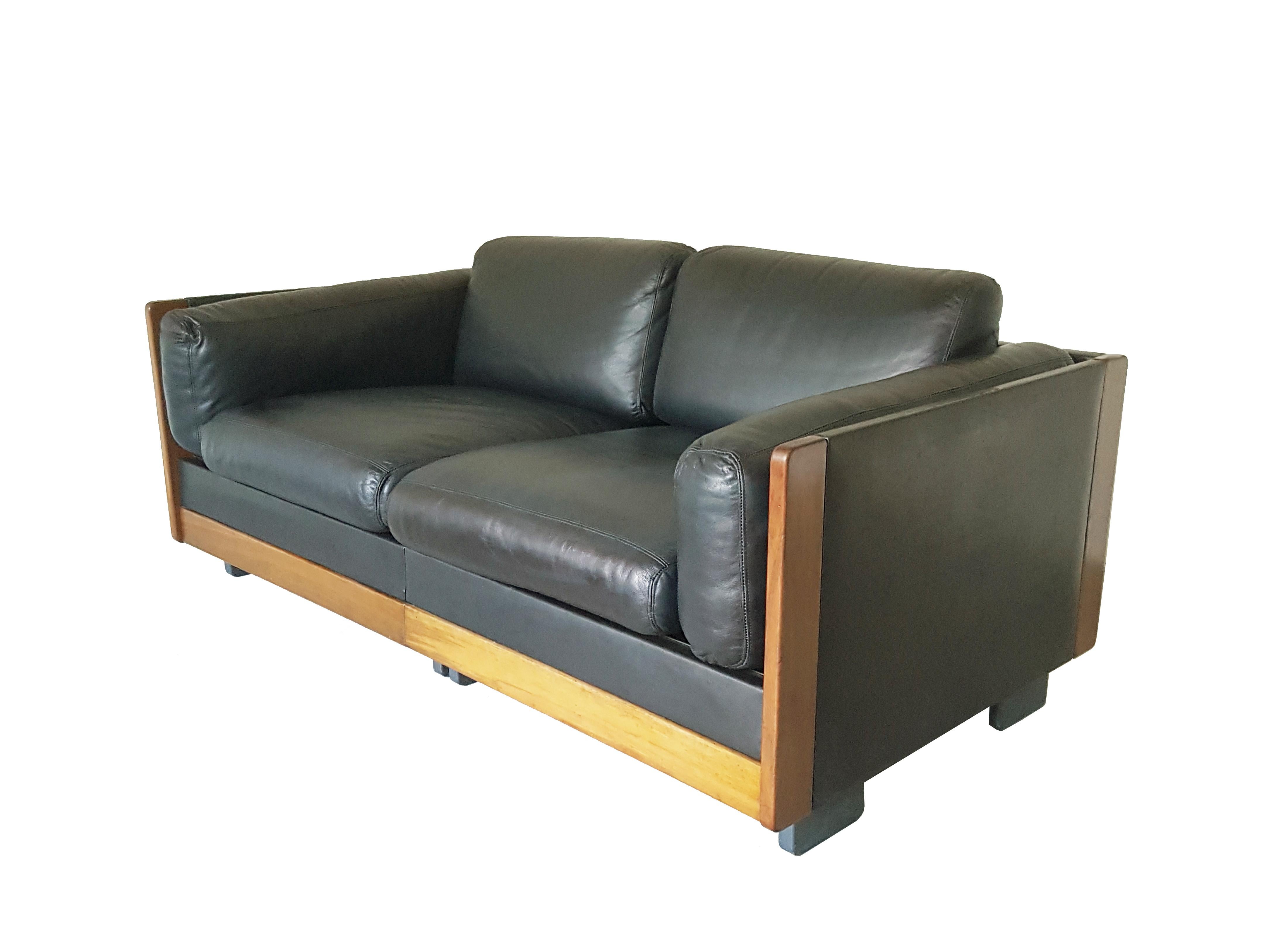 Black Leather & Walnut Modular Sofas Mod. 920 by Afra & Tobia Scarpa for Cassina For Sale 5