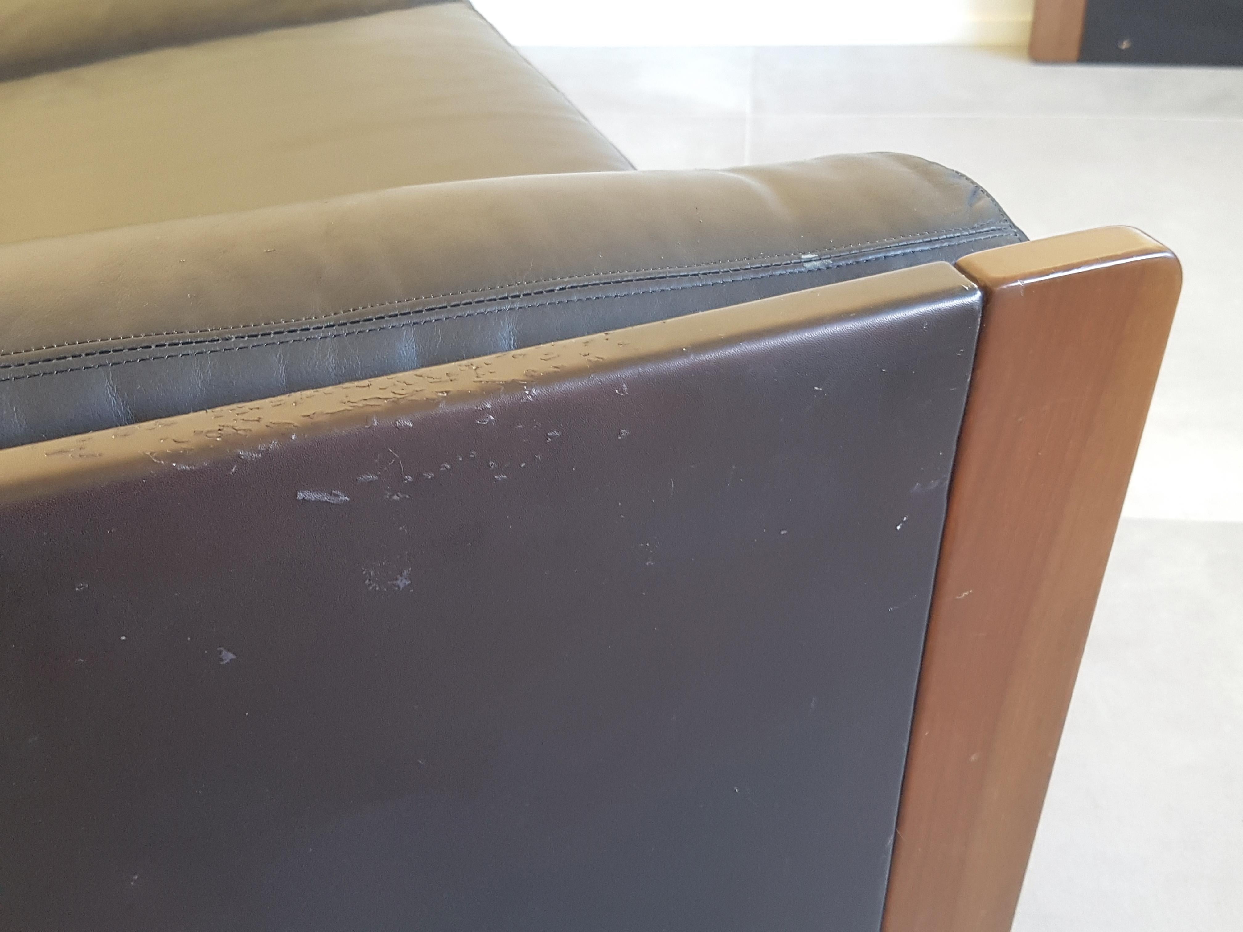 Italiano Divani modulari in pelle nera e noce Mod. 920 di Afra & Tobia Scarpa per Cassina in vendita