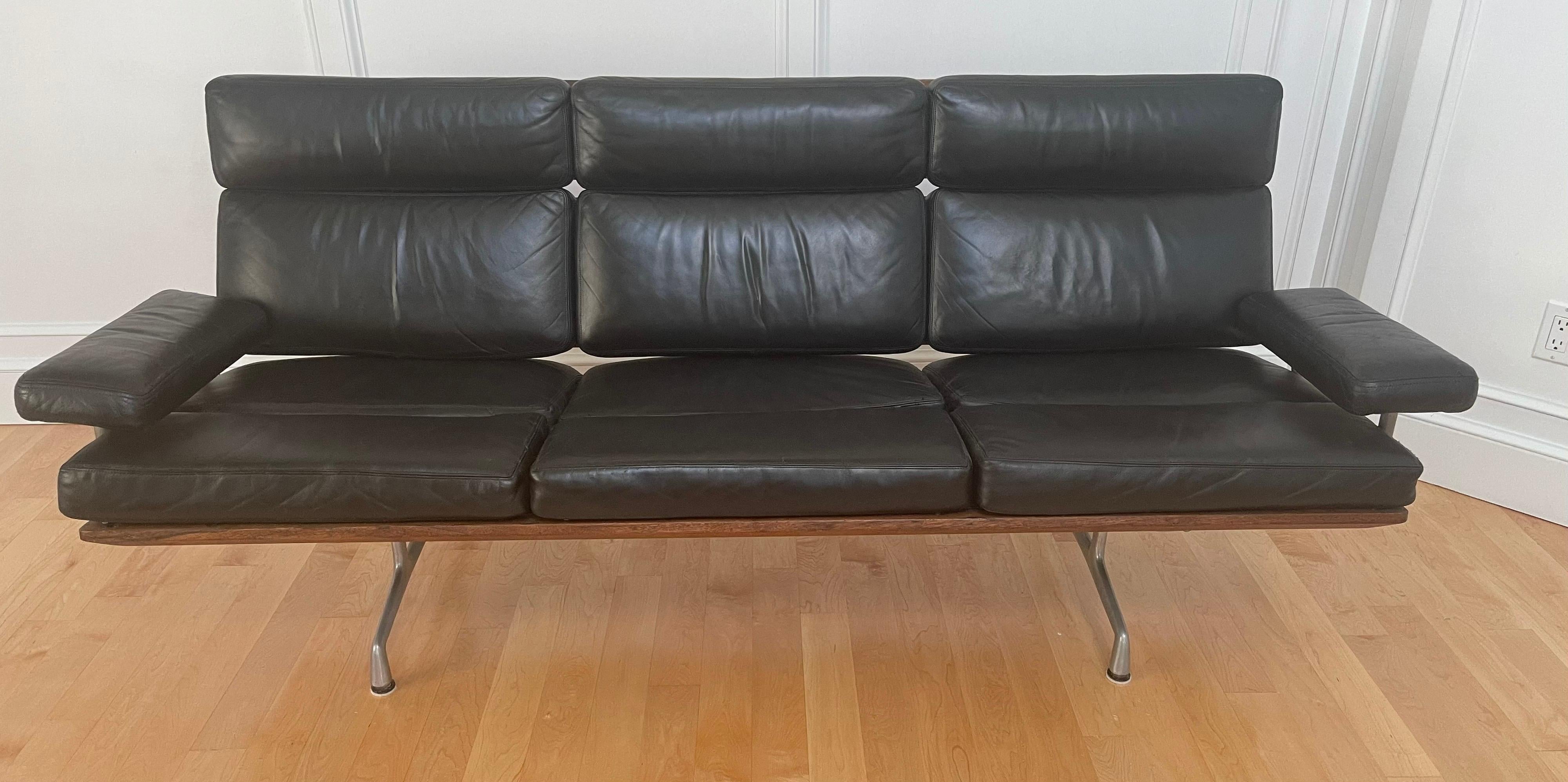 Black Leather & Walnut Three Seat Sofa by Charles & Ray Eames for Herman Miller In Good Condition In San Diego, CA