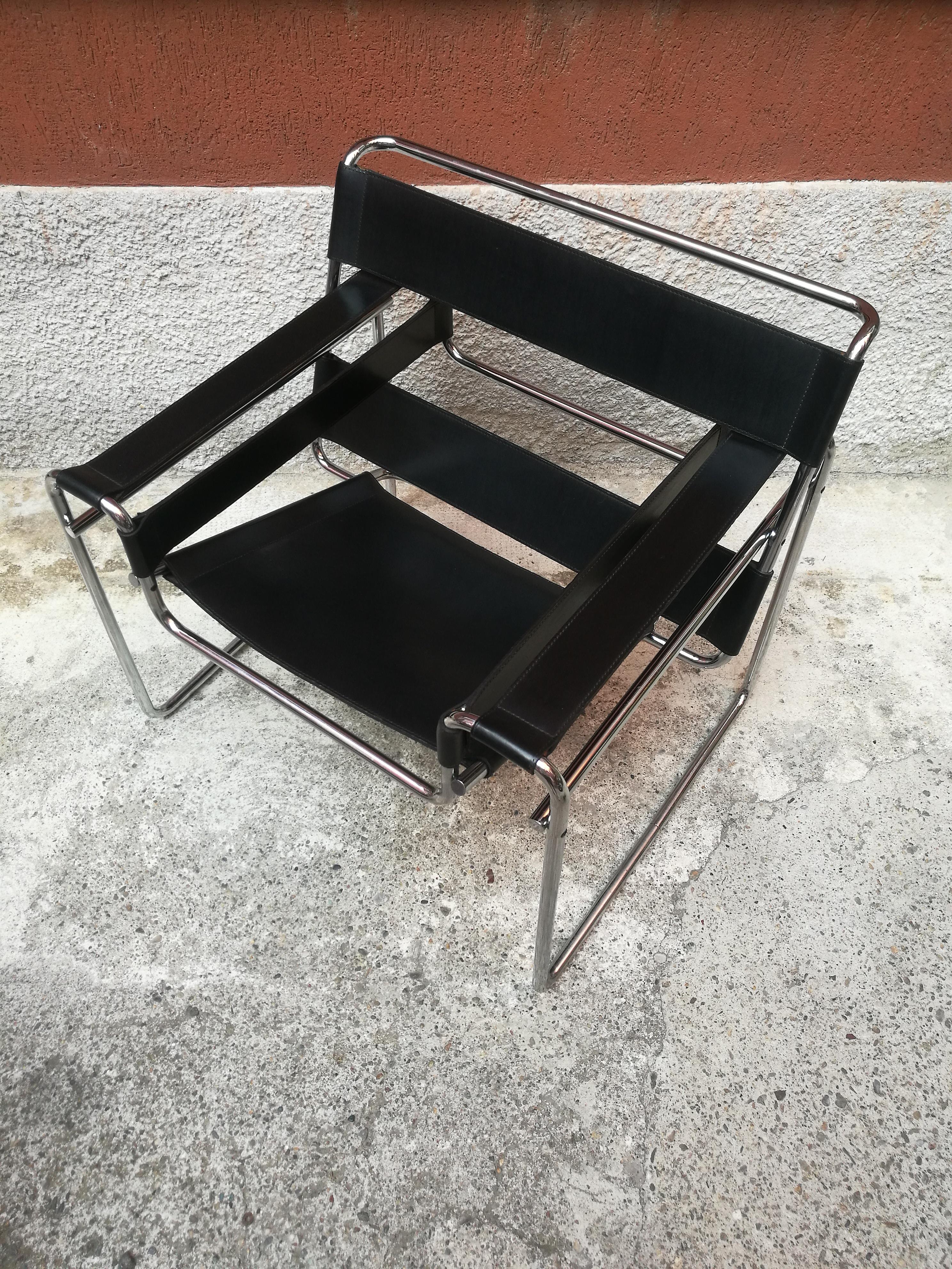 Italian Black Leather Wassily Armchair by Marcel Breuer for Gavina, 1968