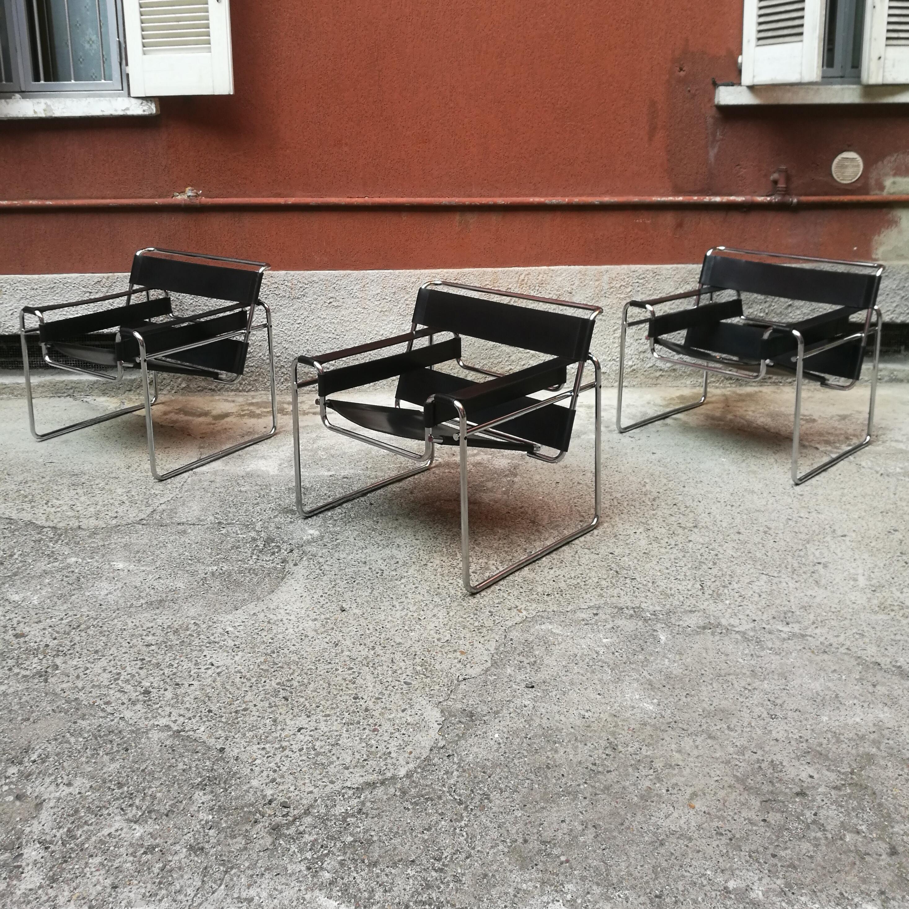 Black Leather Wassily Armchair by Marcel Breuer for Gavina, 1968 In Excellent Condition In MIlano, IT