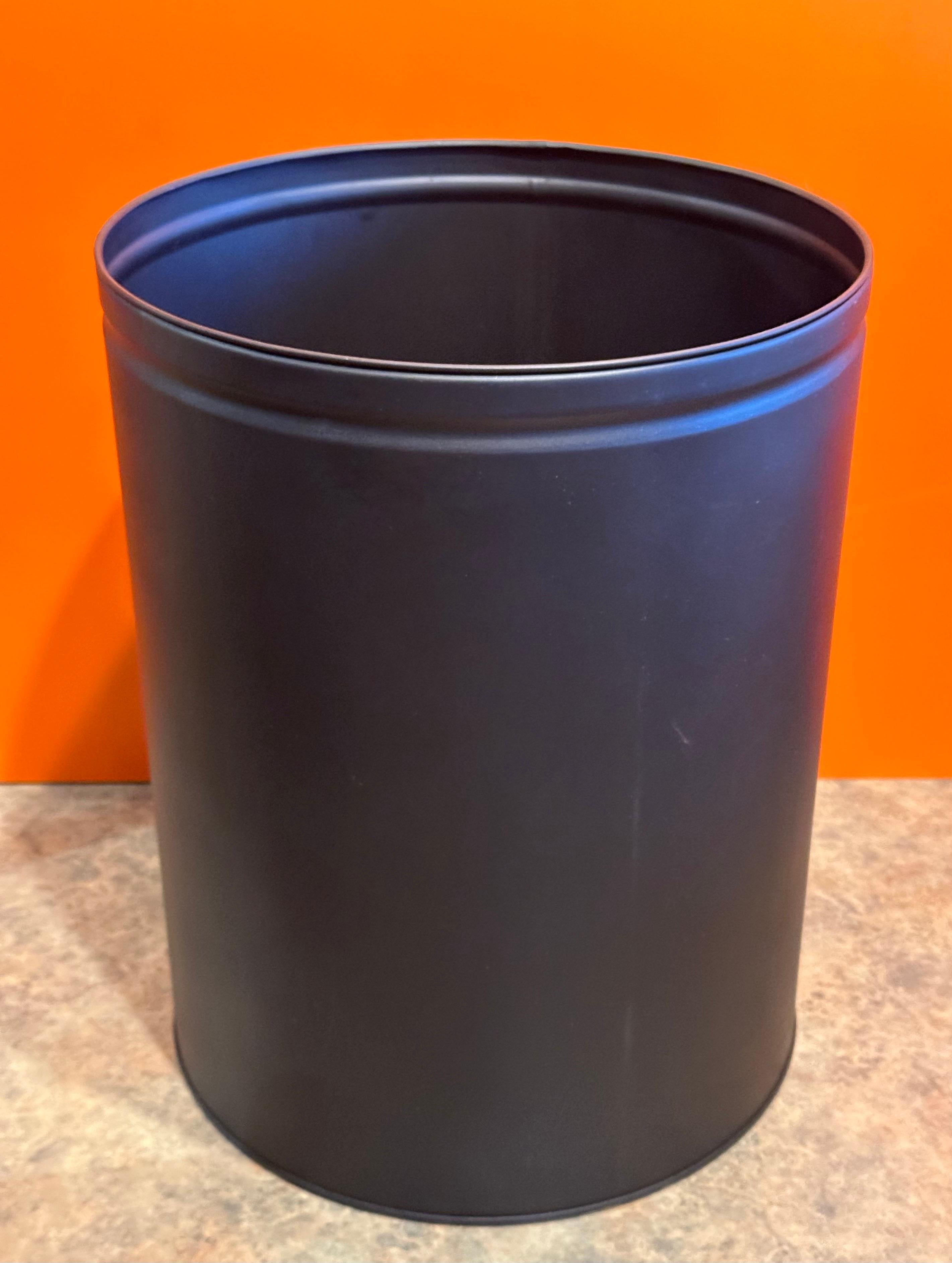 Waschbecken aus schwarzem Leder mit Leinen von Stuart Kern im Angebot 2