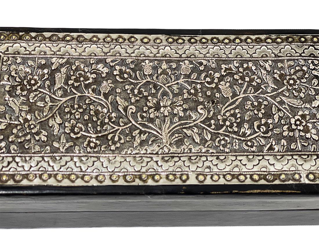 Cuir noir avec boîte en argent indonésien des années 1920 Bon état - En vente à Delft, NL