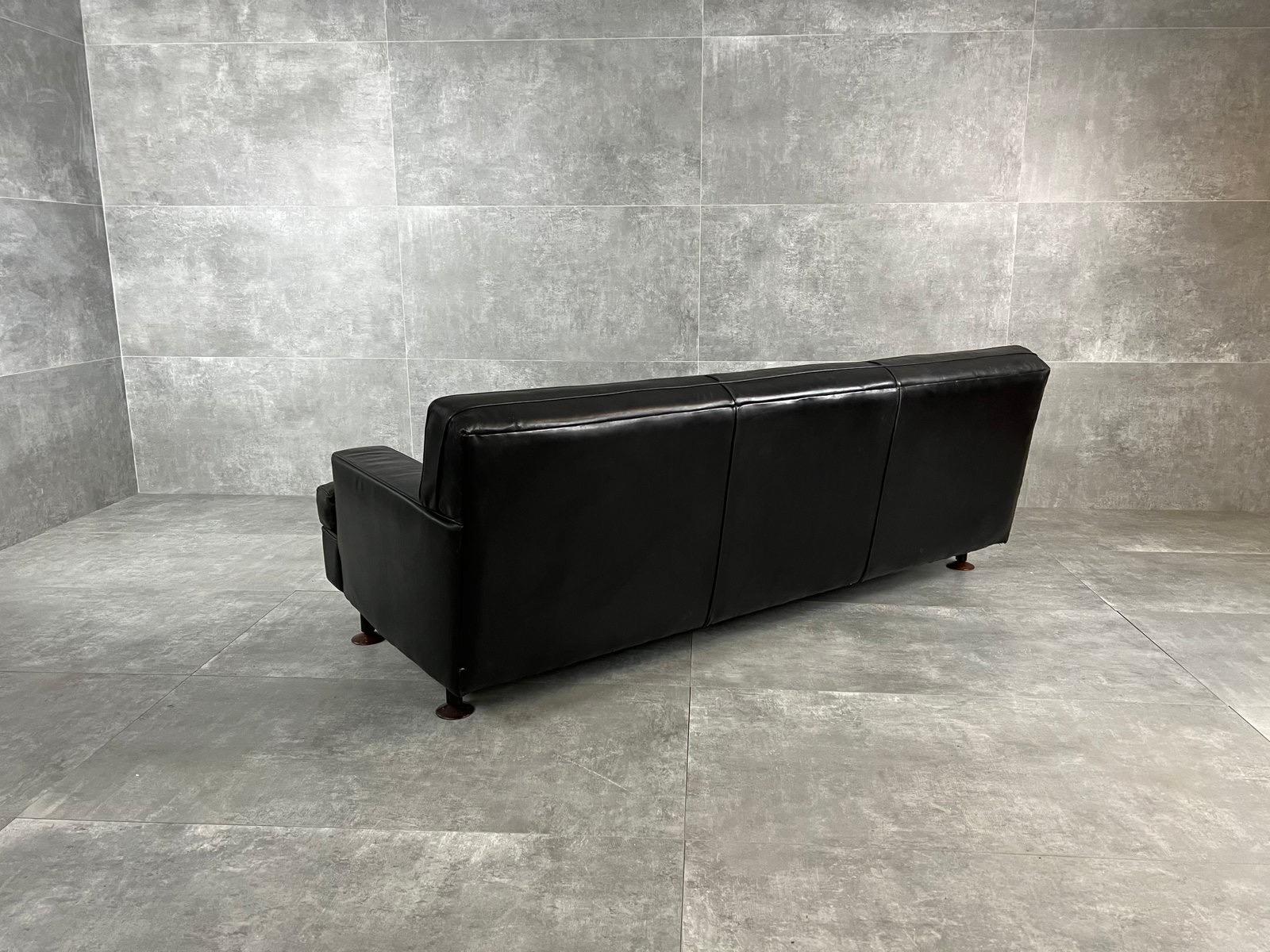 Black leathered ''Square'' Sofa by Marco Zanuso for Arflex, 1960s In Good Condition In Quarrata, IT
