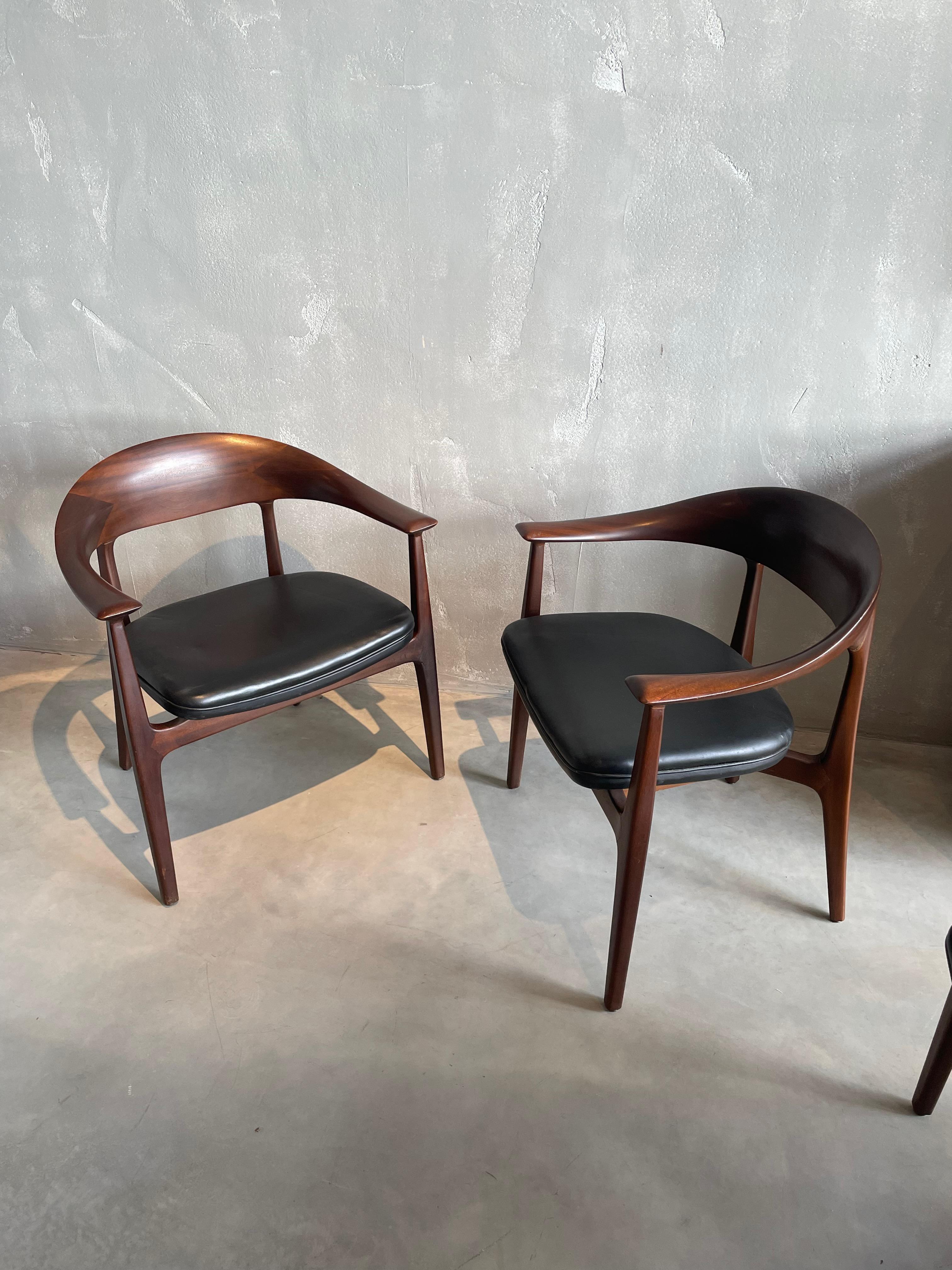 Black Leatherette Seat Set Of Four Dining Chairs, Spain, 1960s 3