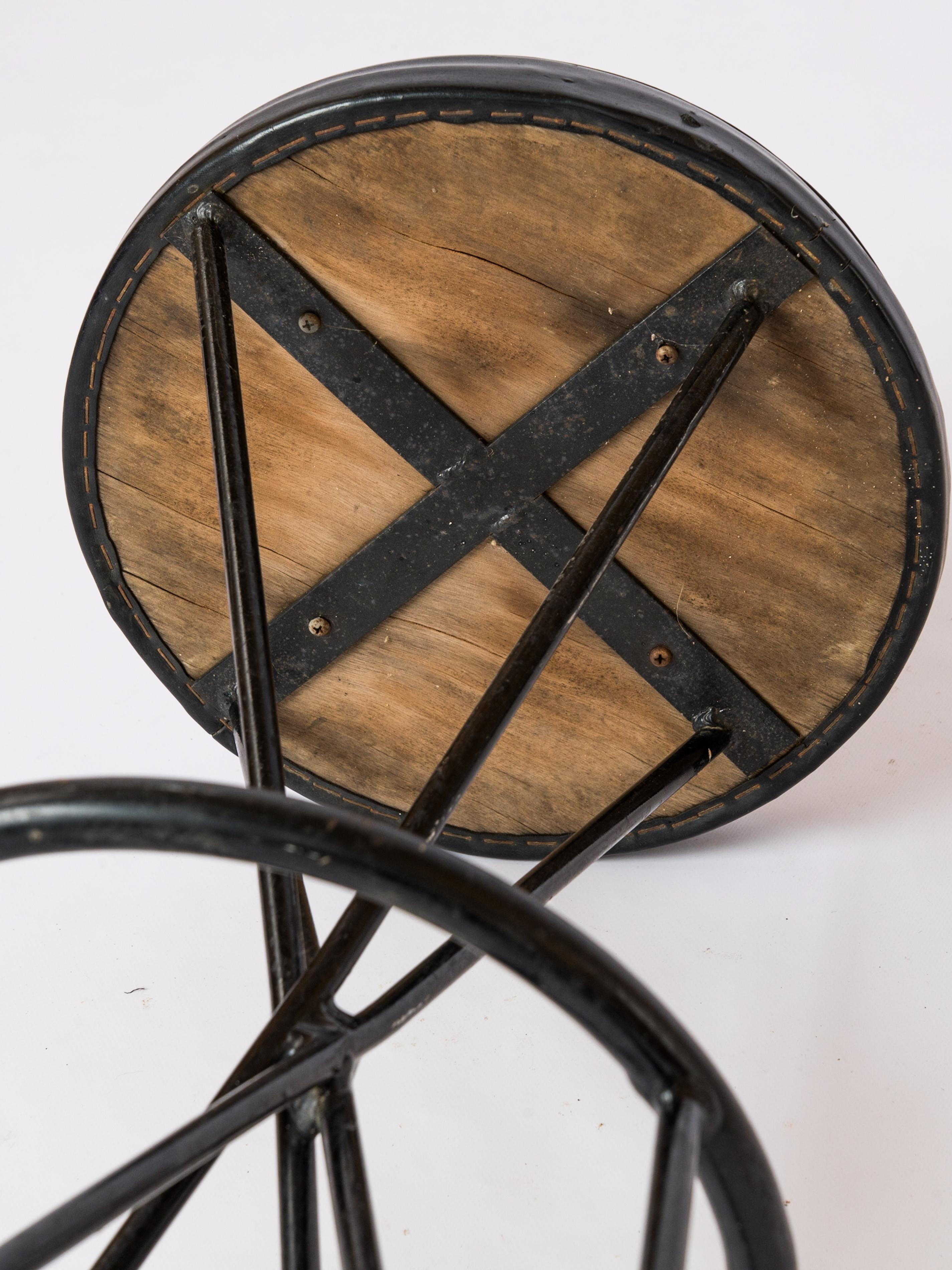 Laccato Sgabello CM127 in similpelle nera e acciaio di Thonet - anni '60 in vendita