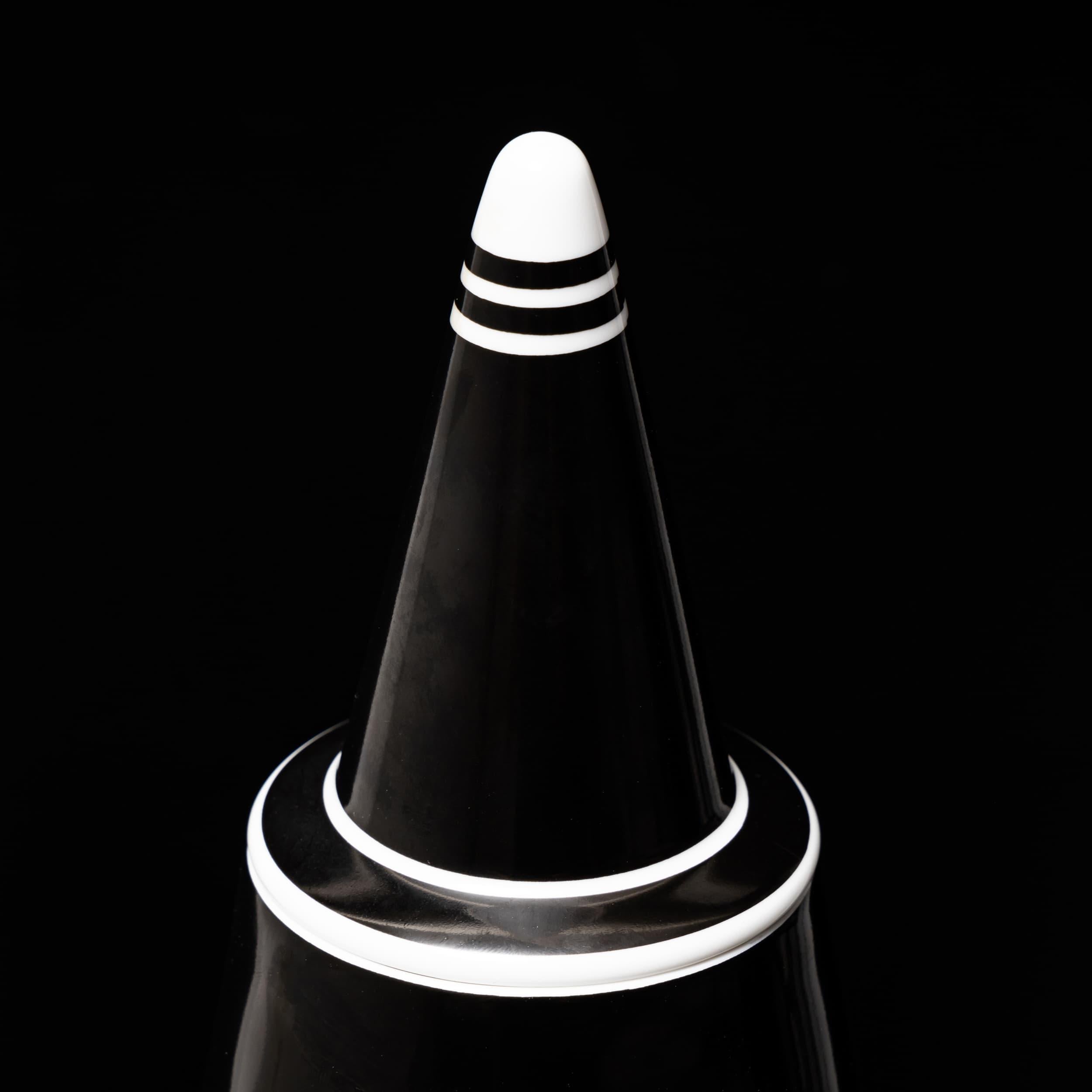 Schwarze Vase mit Deckel Nr. 36 von Alessandro Mendini für Alessi, Deutschland (Porzellan) im Angebot