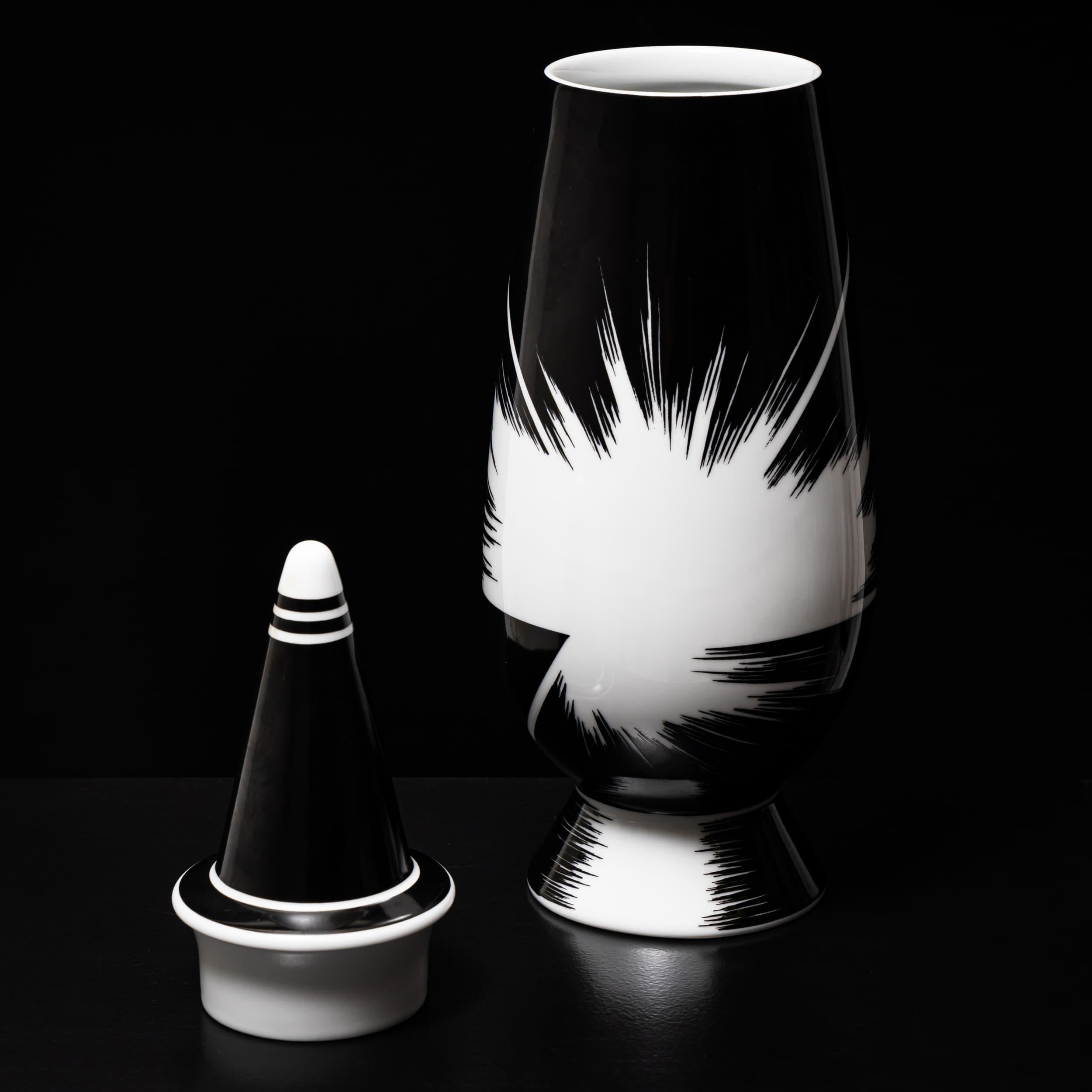 Schwarze Vase mit Deckel Nr. 36 von Alessandro Mendini für Alessi, Deutschland im Angebot 1
