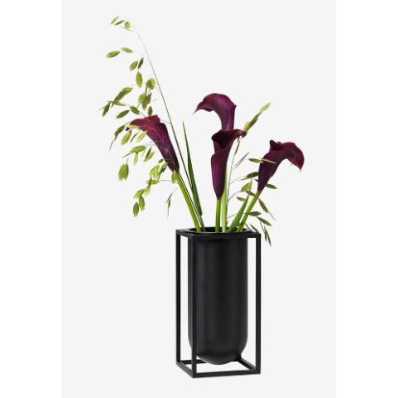 Moderne Vase Lily Kubus noir par Lassen en vente