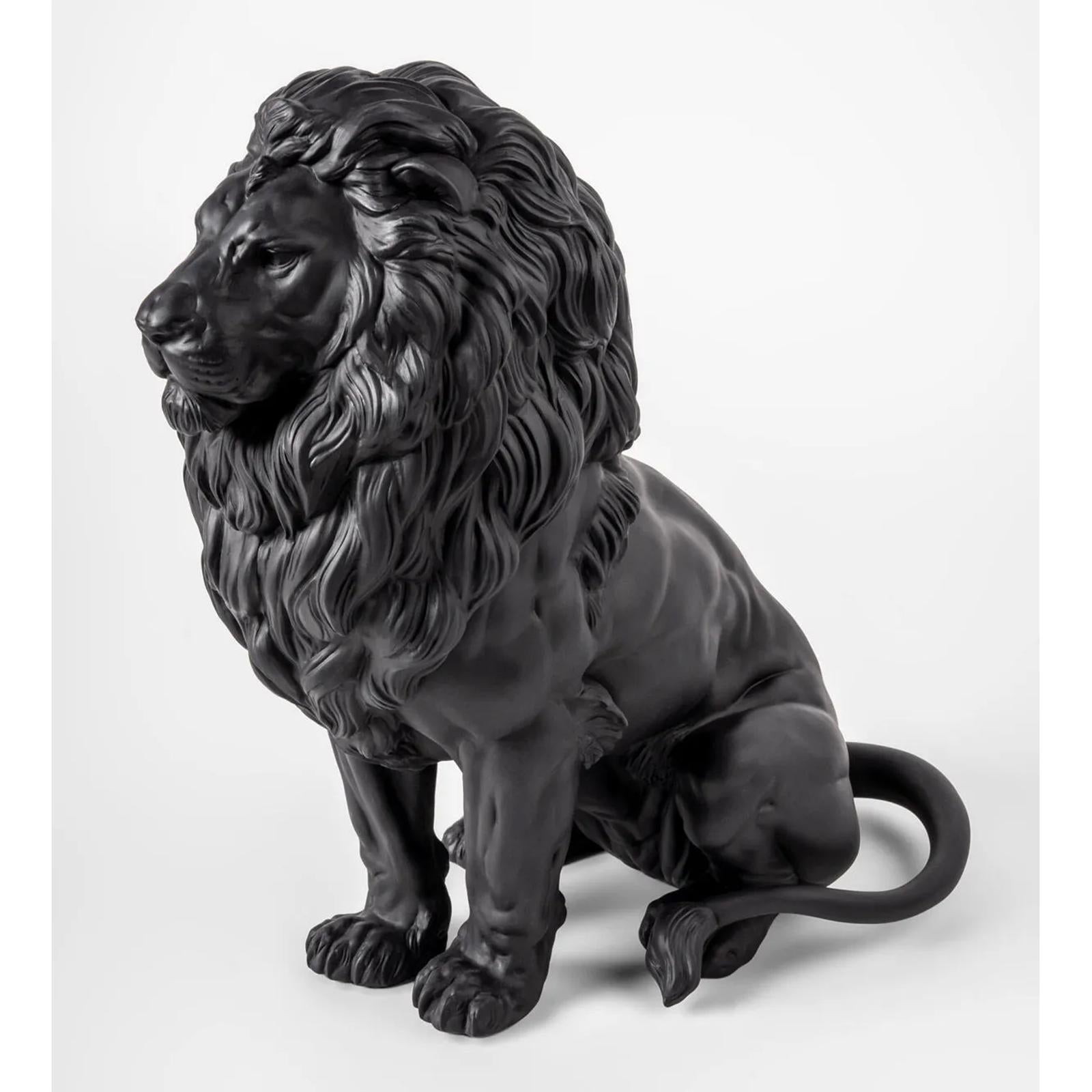 Fatto a mano Scultura di leone nero in vendita