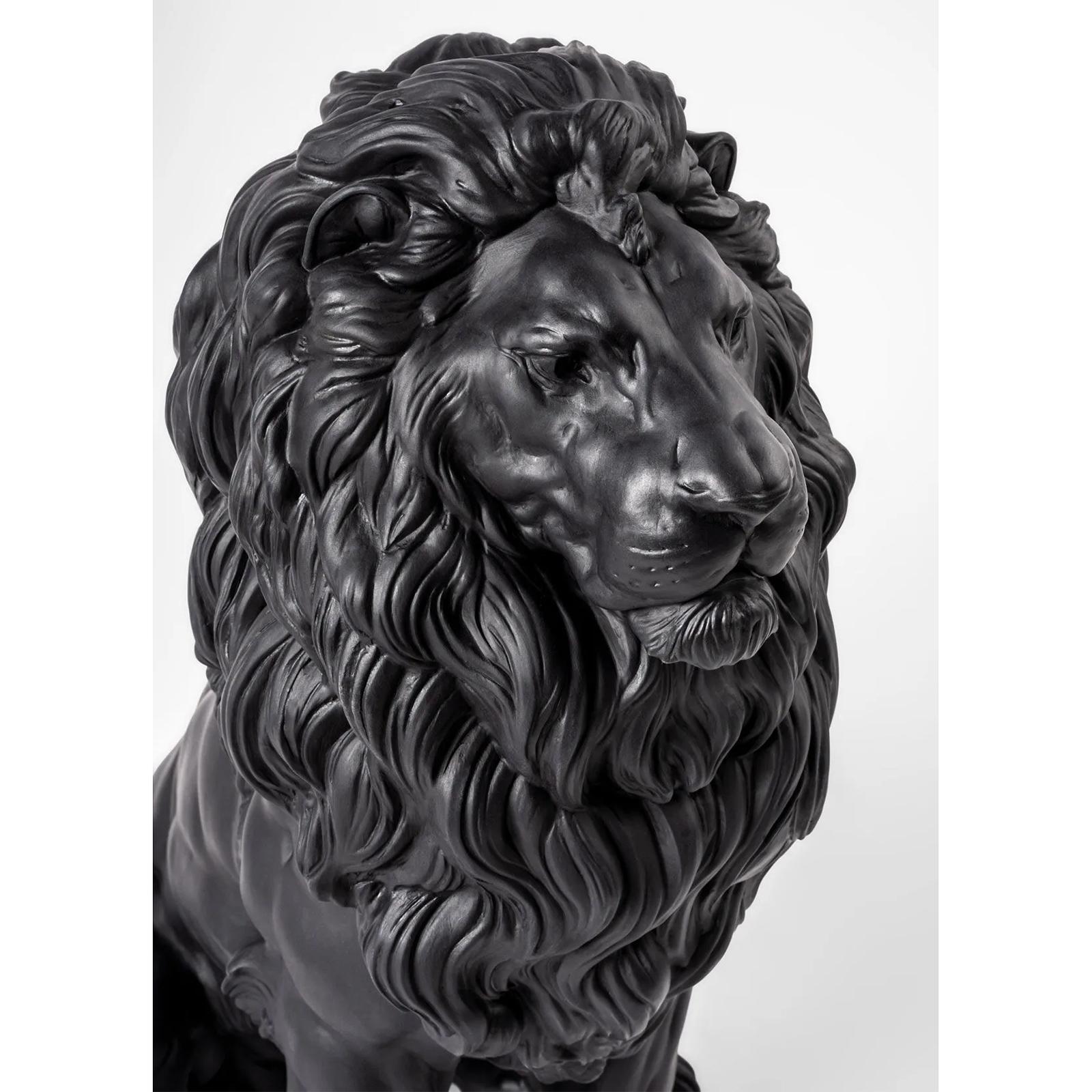Porcellana Scultura di leone nero in vendita