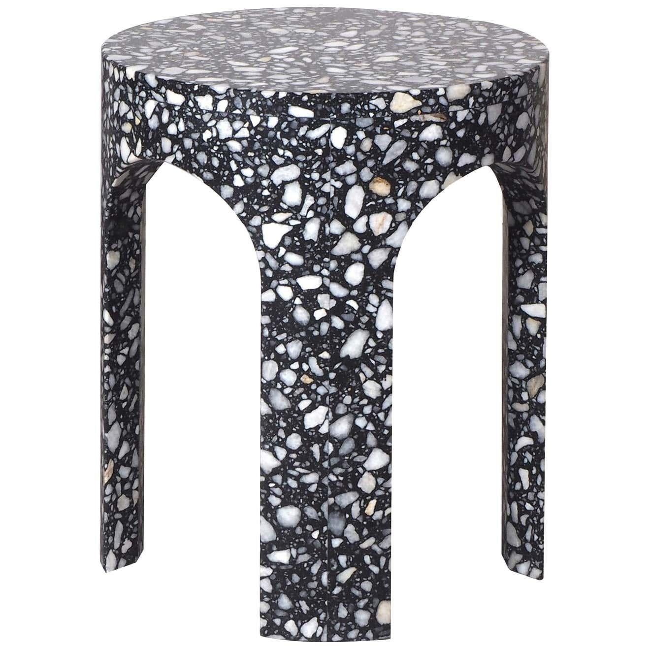 Black Loggia Terrazzo Side Table by Matteo Leorato
Dimensions: Diameter 38 x H 45 cm 
Materials: Terrazzo (Marble and Resin). 
Also available in White. Please contact us for more information. 


An essential element with a strong stylistic impact