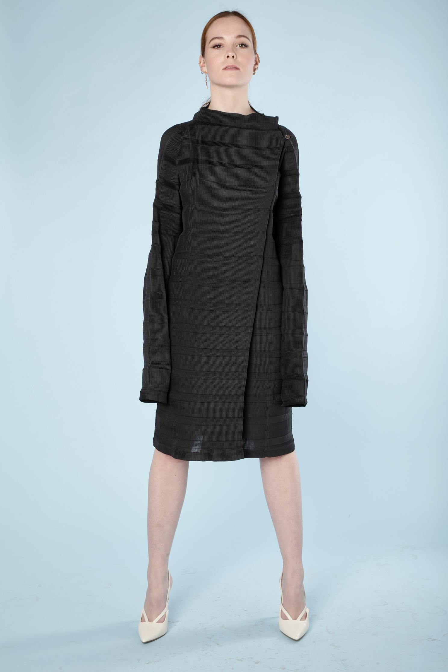 Black long pleated shirt (or dress) double-breasted Issey Miyake 4