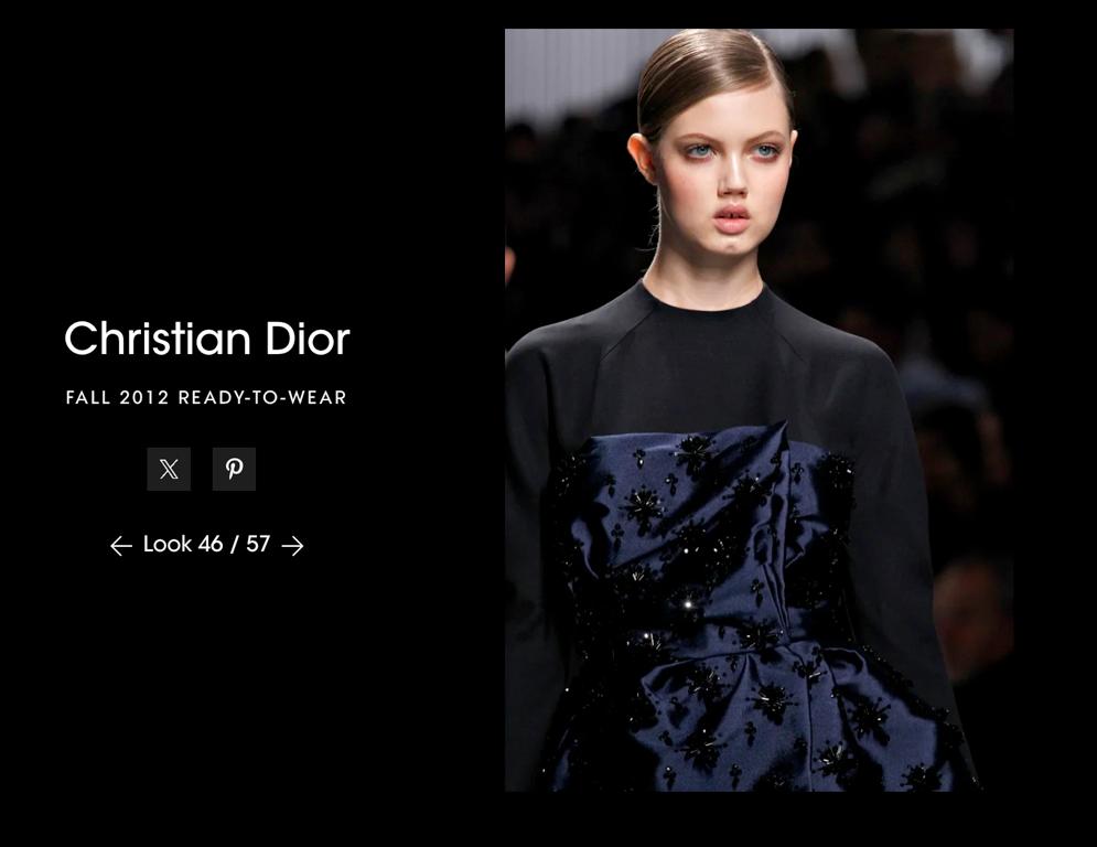 Tee-shirt noir à manches longues avec superposition de bustier en perles bleues Christian Dior en vente 5