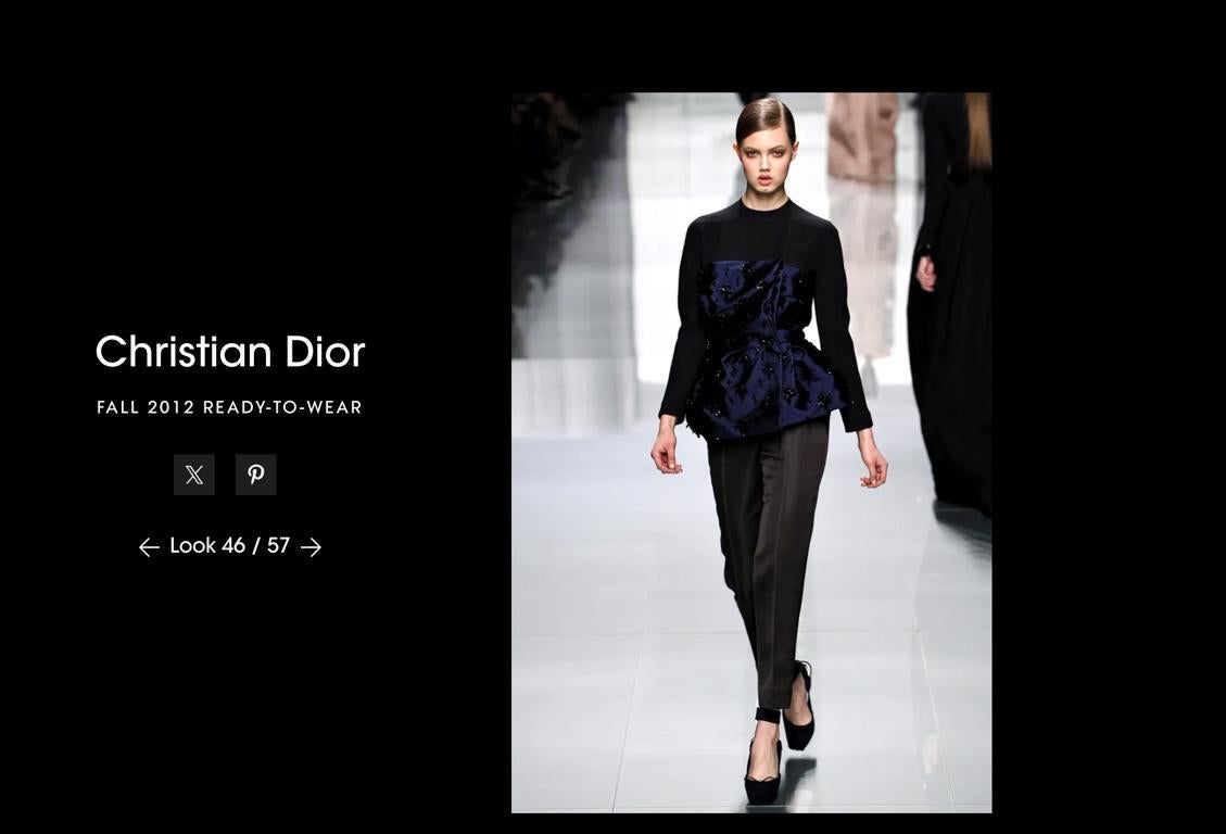 Tee-shirt noir à manches longues avec superposition de bustier en perles bleues Christian Dior en vente 4