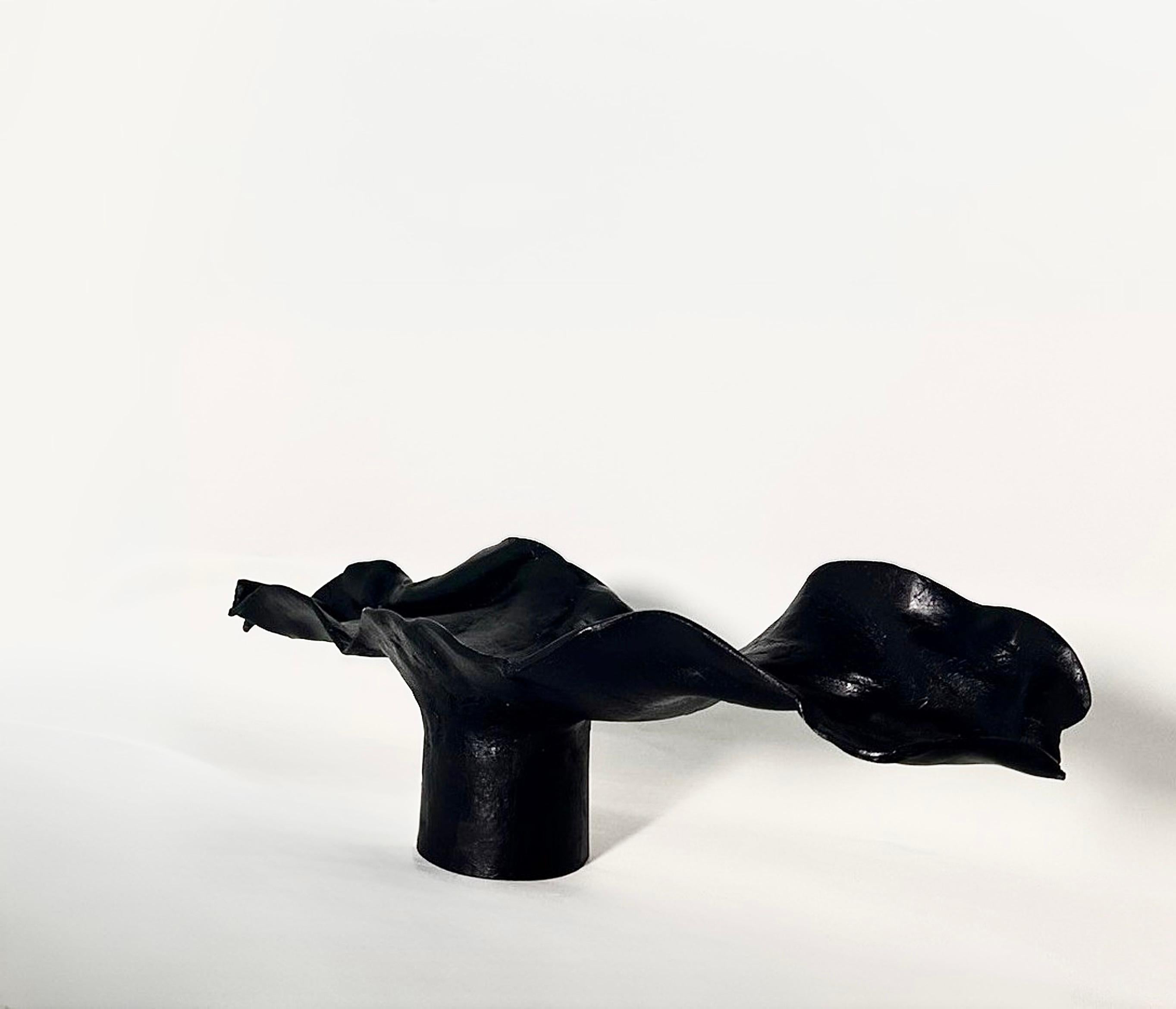 Mid-Century moderno Black Lotus Vase in vendita