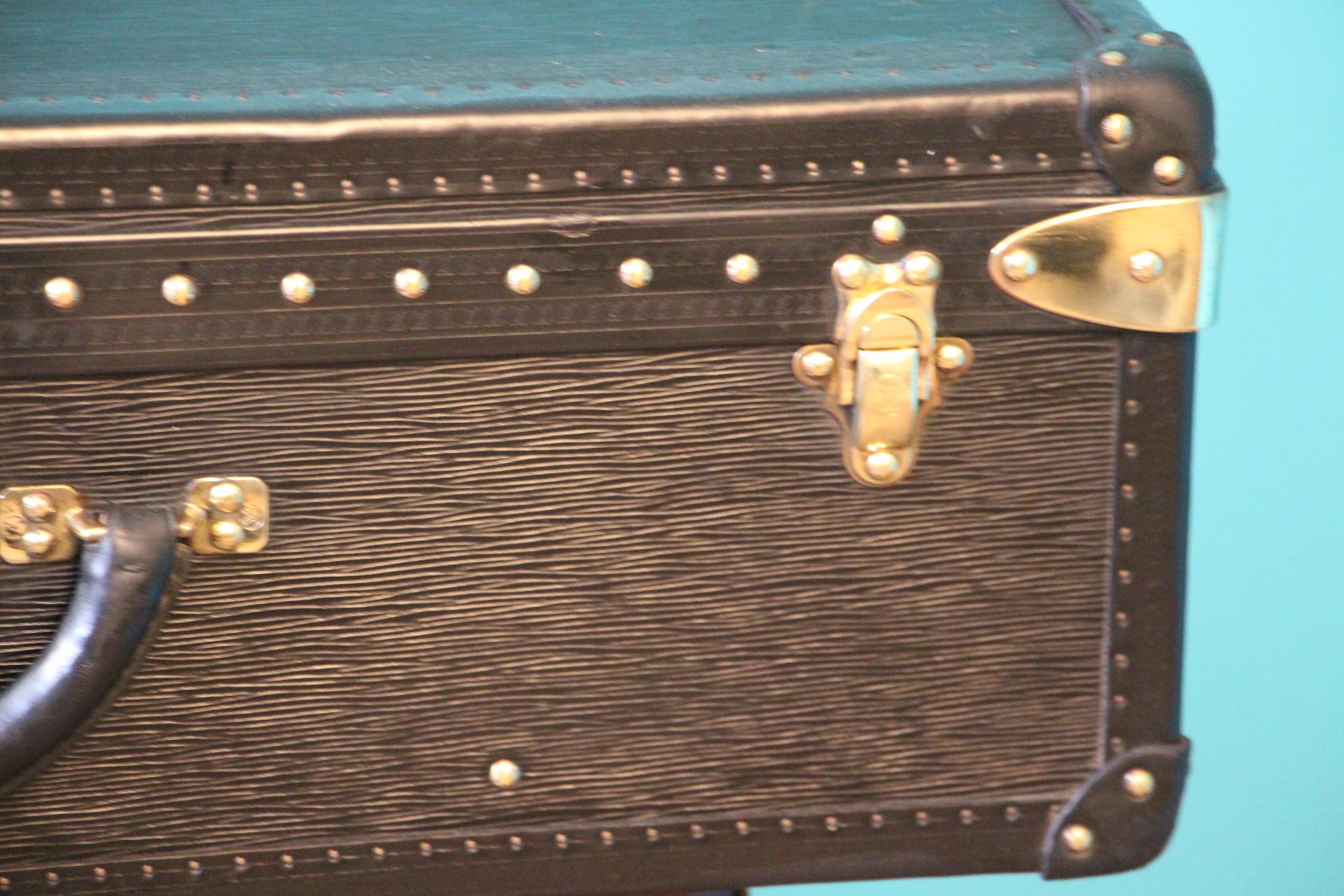 Black Louis Vuitton Alzer 70 Suitcase Louis Vuitton Suitcase Louis Vuitton Trunk In Good Condition In Saint-Ouen, FR