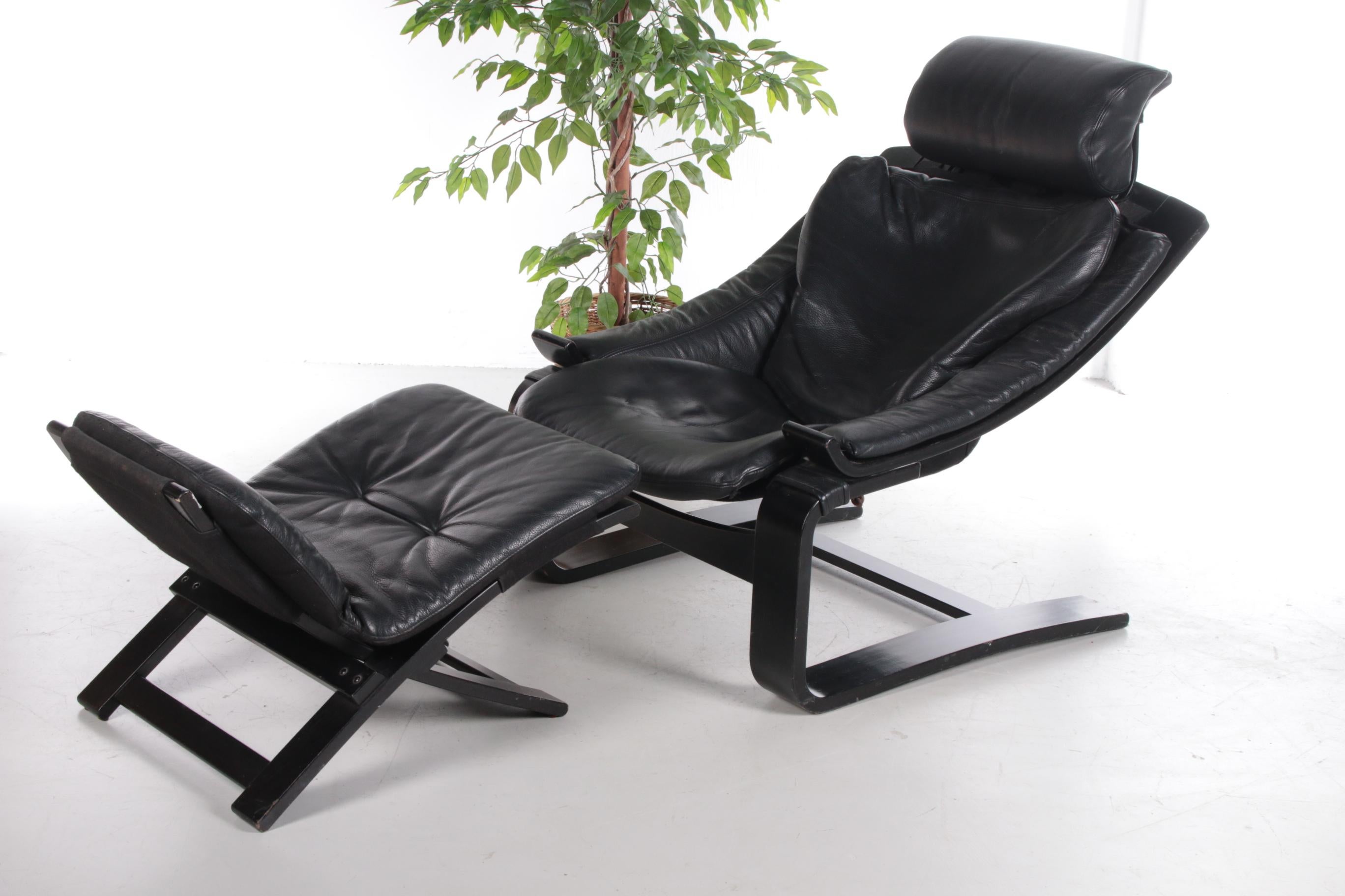 Black lounge armchair and footstool by Ake Fribytter for Nelo, Sweden


This Swedish armchair was designed by Ake Fribyter for Nelo in the 1970s, it consists of a cantilevered black lacquered bentwood structure and a seat covered with original black