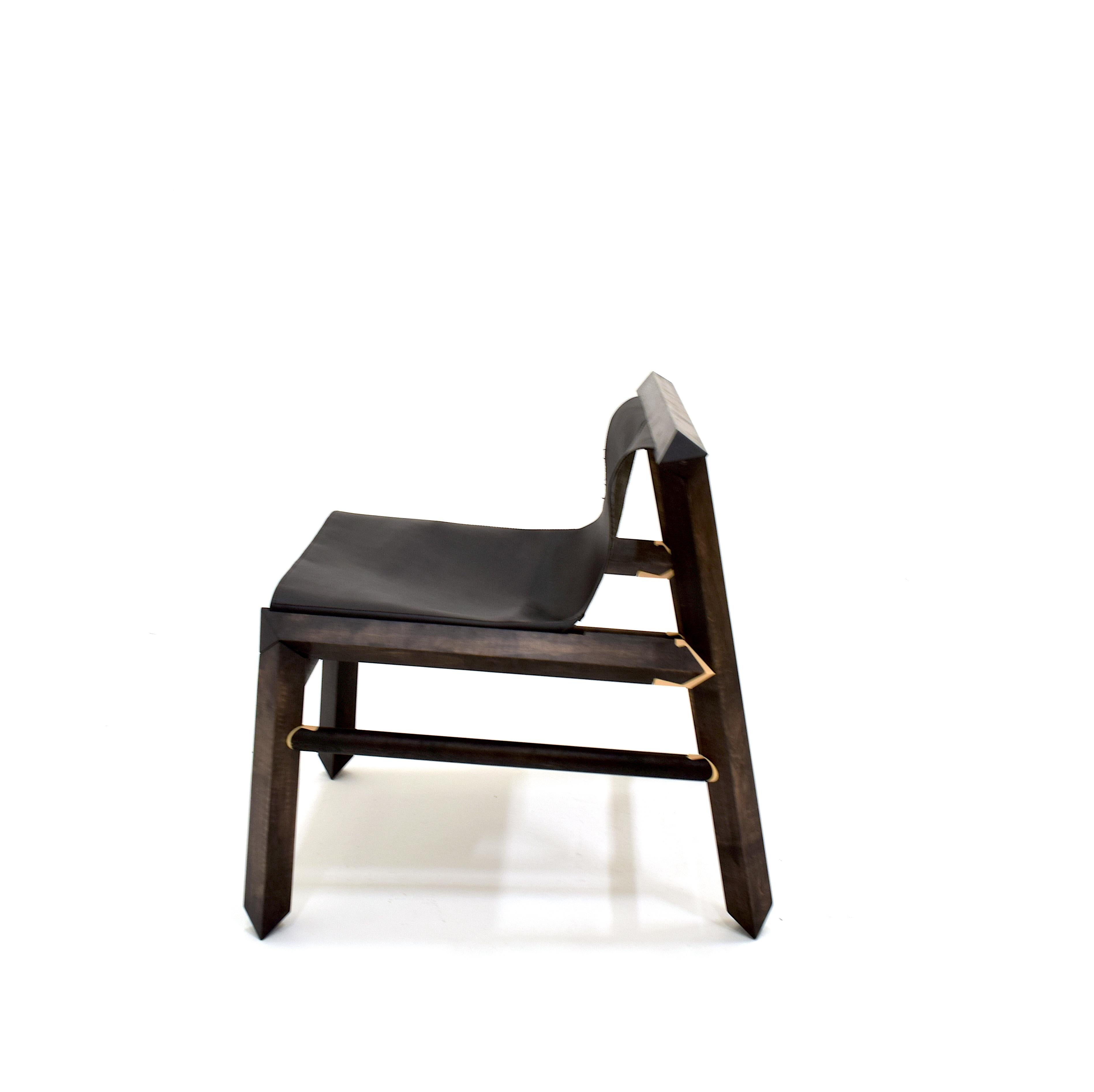 Lounge chair in black tinted wood, black leather seat In New Condition For Sale In Ciudad Autónoma Buenos Aires, AR