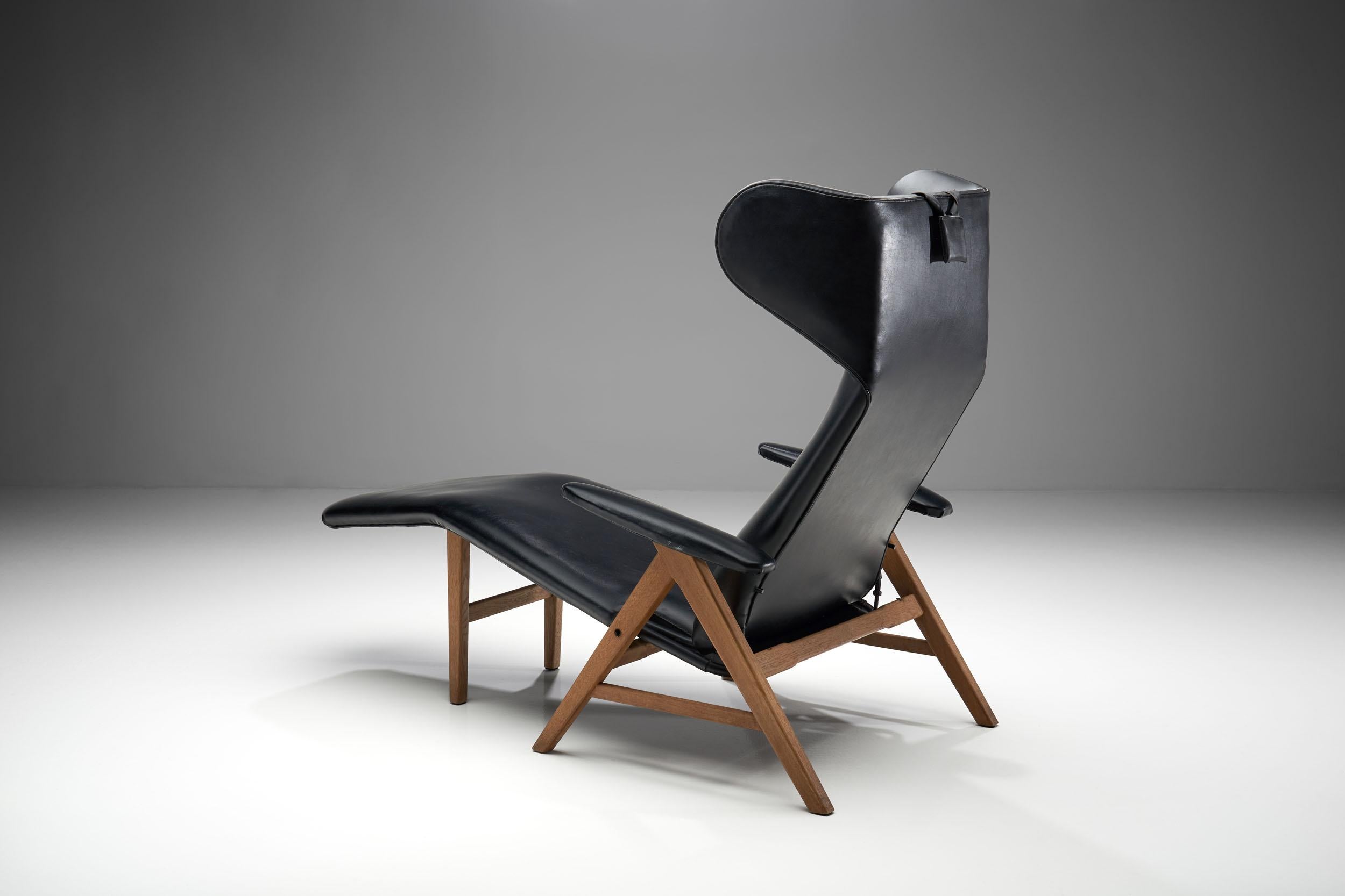Black Lounge Chair by H.W. Klein (Attr.), Denmark, 1960s In Good Condition For Sale In Utrecht, NL
