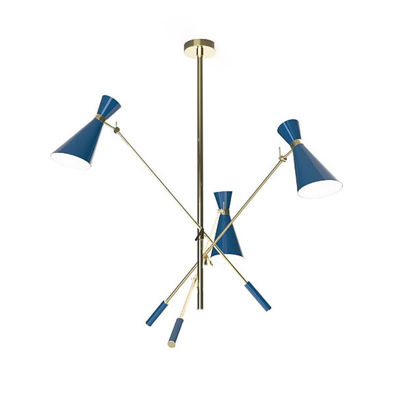 Sospensione lounge nera con alluminio e ottone spazzolato.
Esterno nero opaco e interno bianco opaco. Disponibile anche in 
bianco o altro colore su richiesta.
Tutte queste caratteristiche possono essere personalizzate su richiesta.
