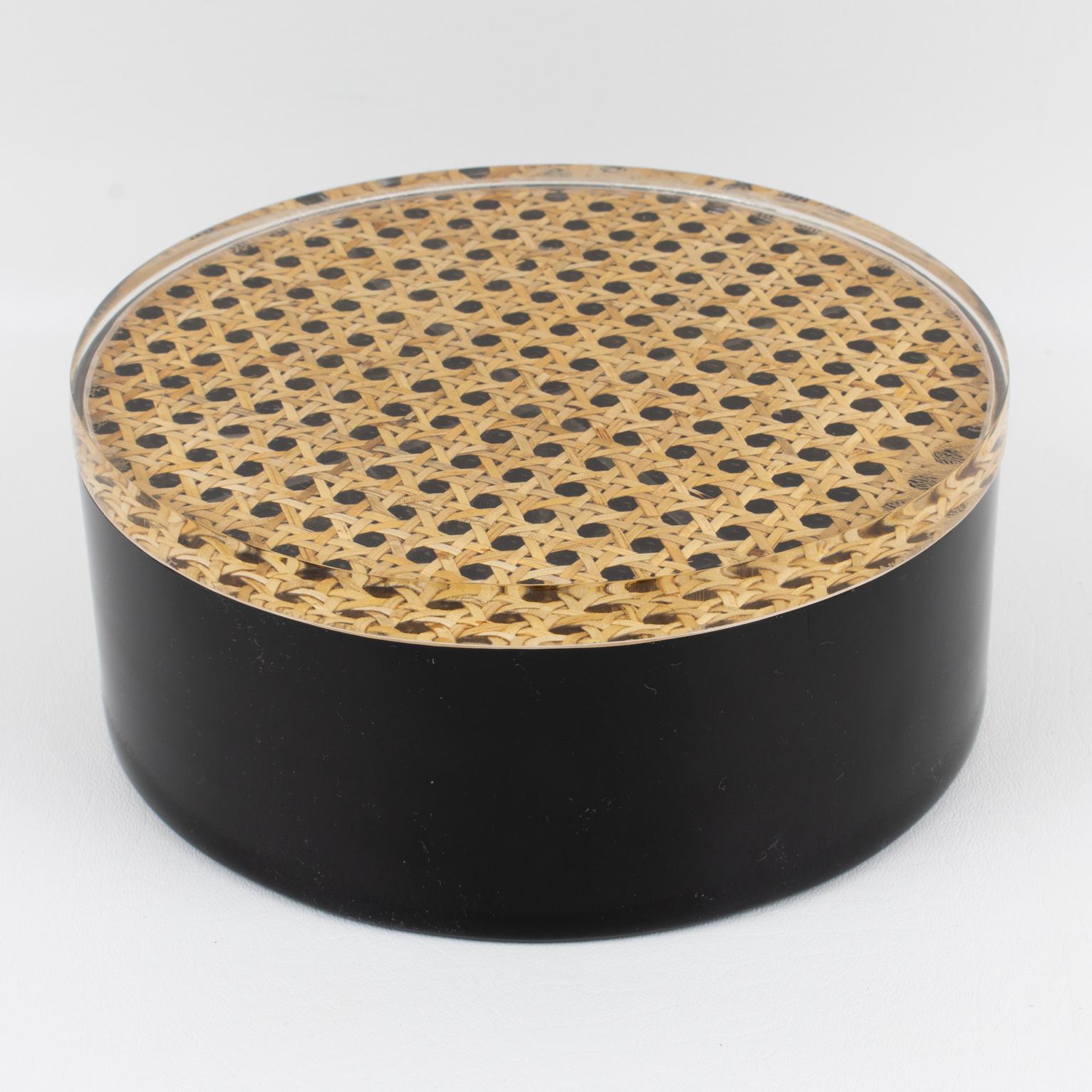 Caja de lucita negra y ratán, Italia Años 70 finales del siglo XX en venta