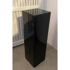Black Luicte Pedestal