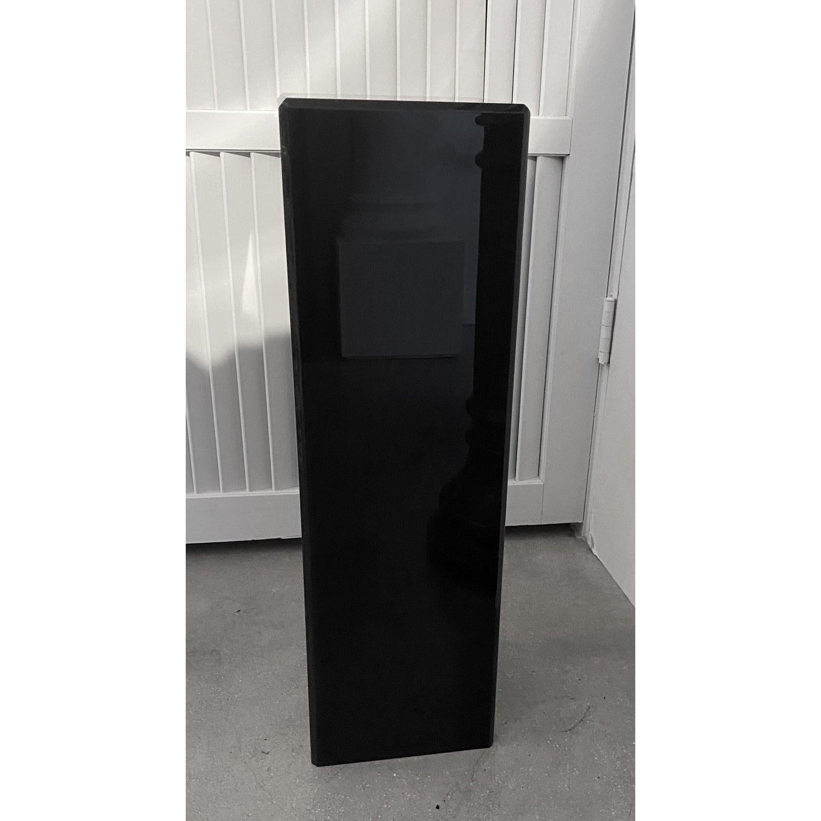 black pedestal