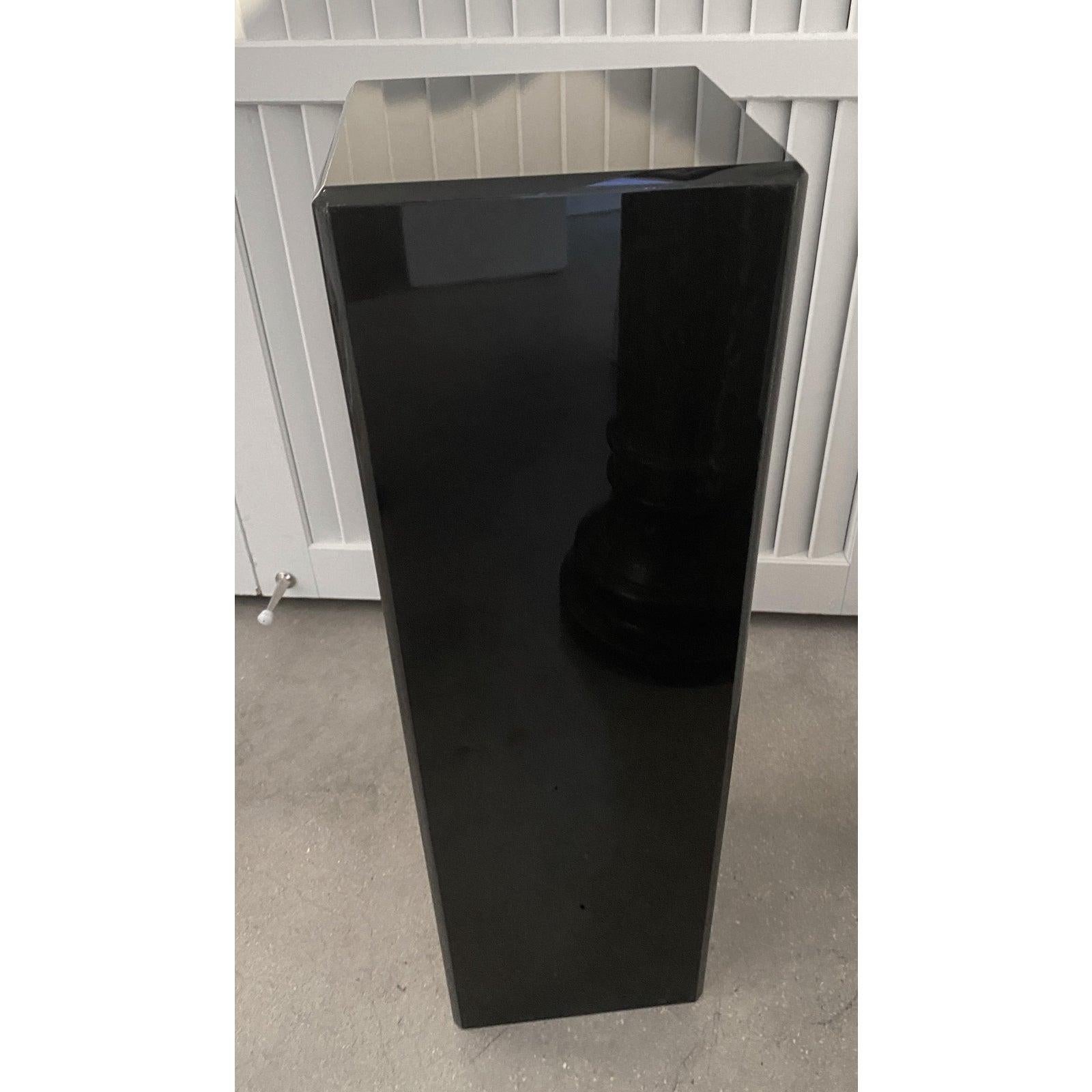 Black Luicte Pedestal In Good Condition For Sale In West Palm Beach, FL