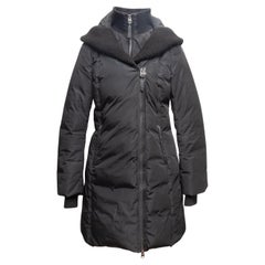 Abrigo negro Mackage con capucha y relleno de plumón Talla US M