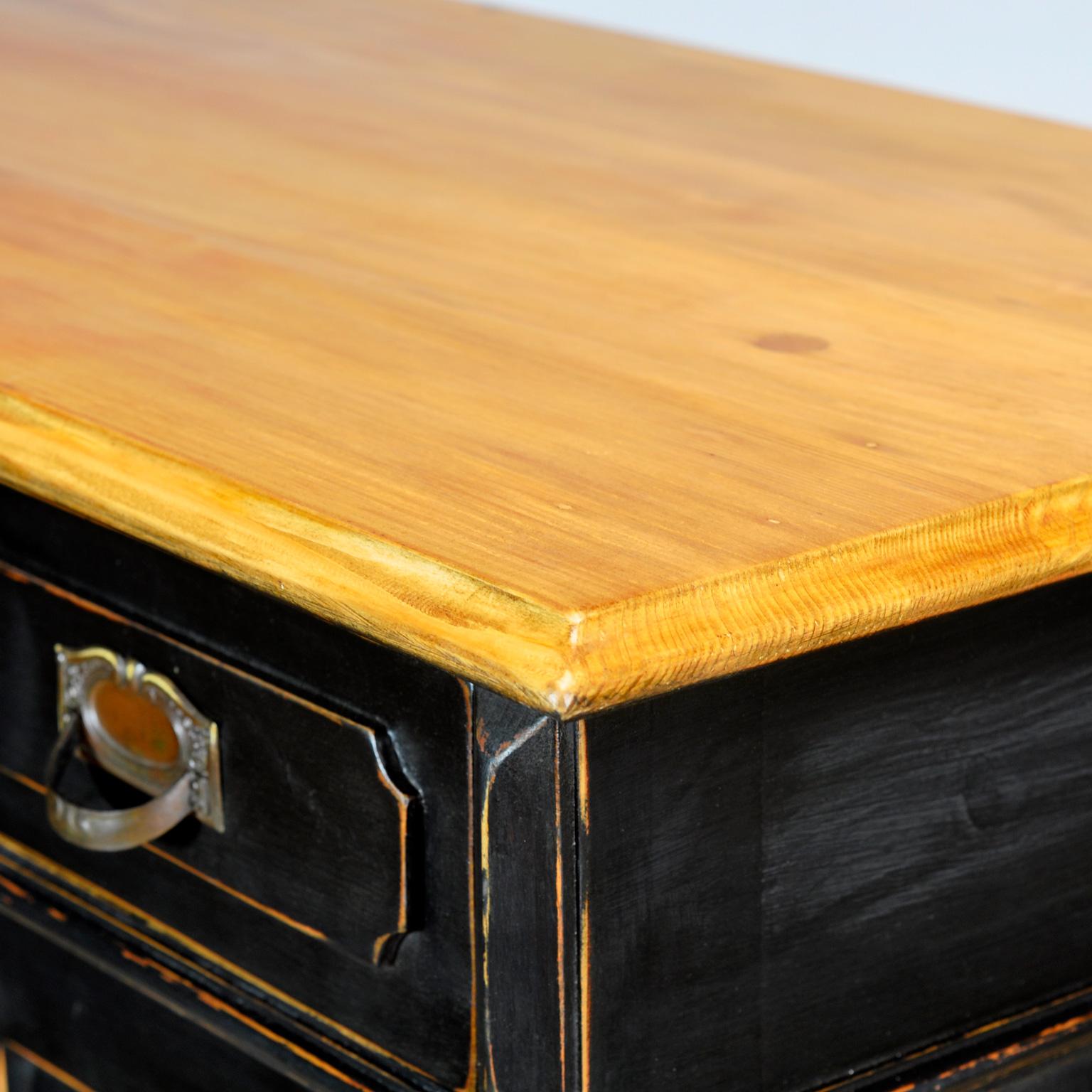 Black maiden cabinet, 1930s For Sale 4