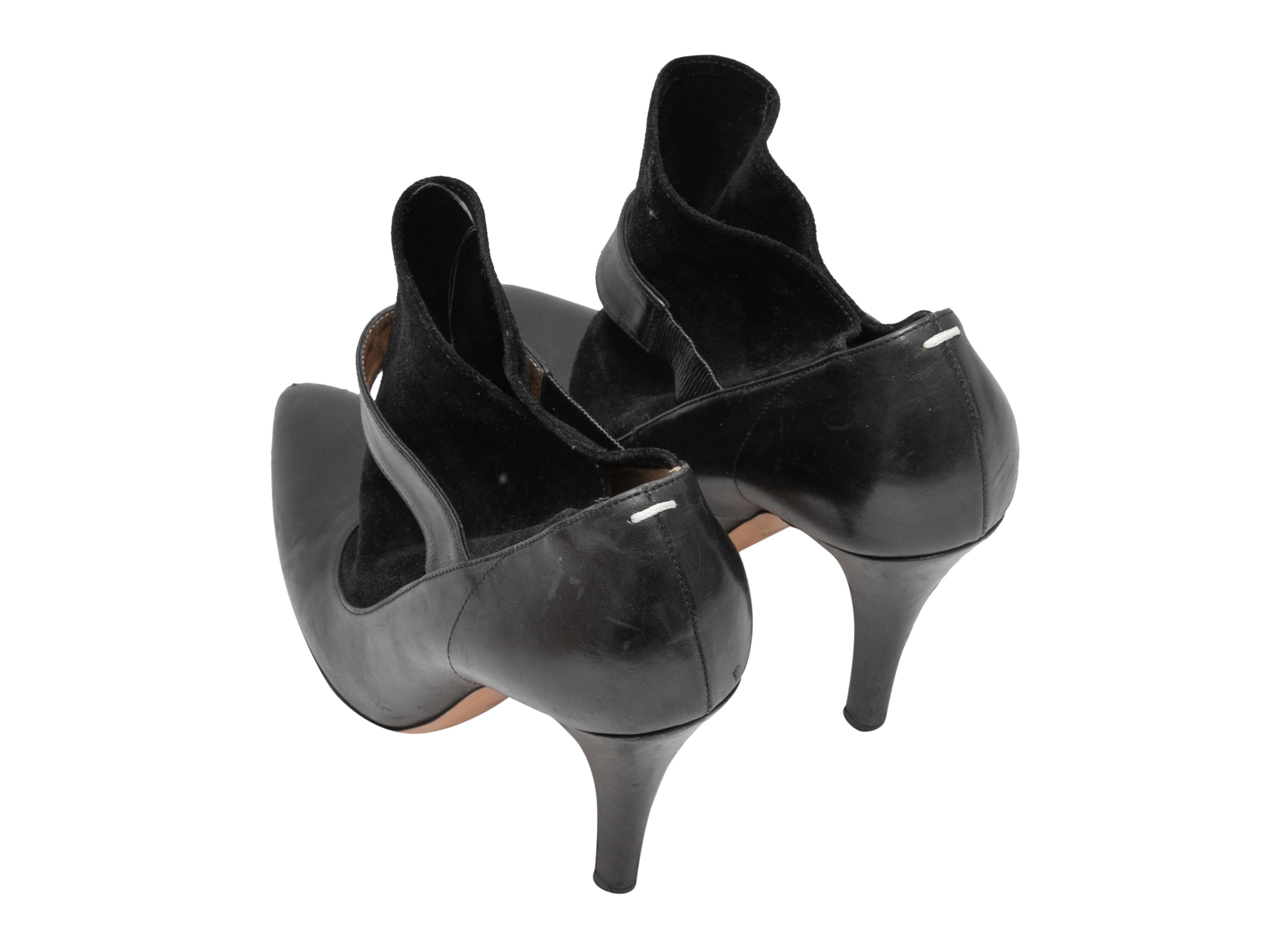 Black Maison Margiela Replica Pointed-Toe Booties Size 37 In Good Condition For Sale In New York, NY