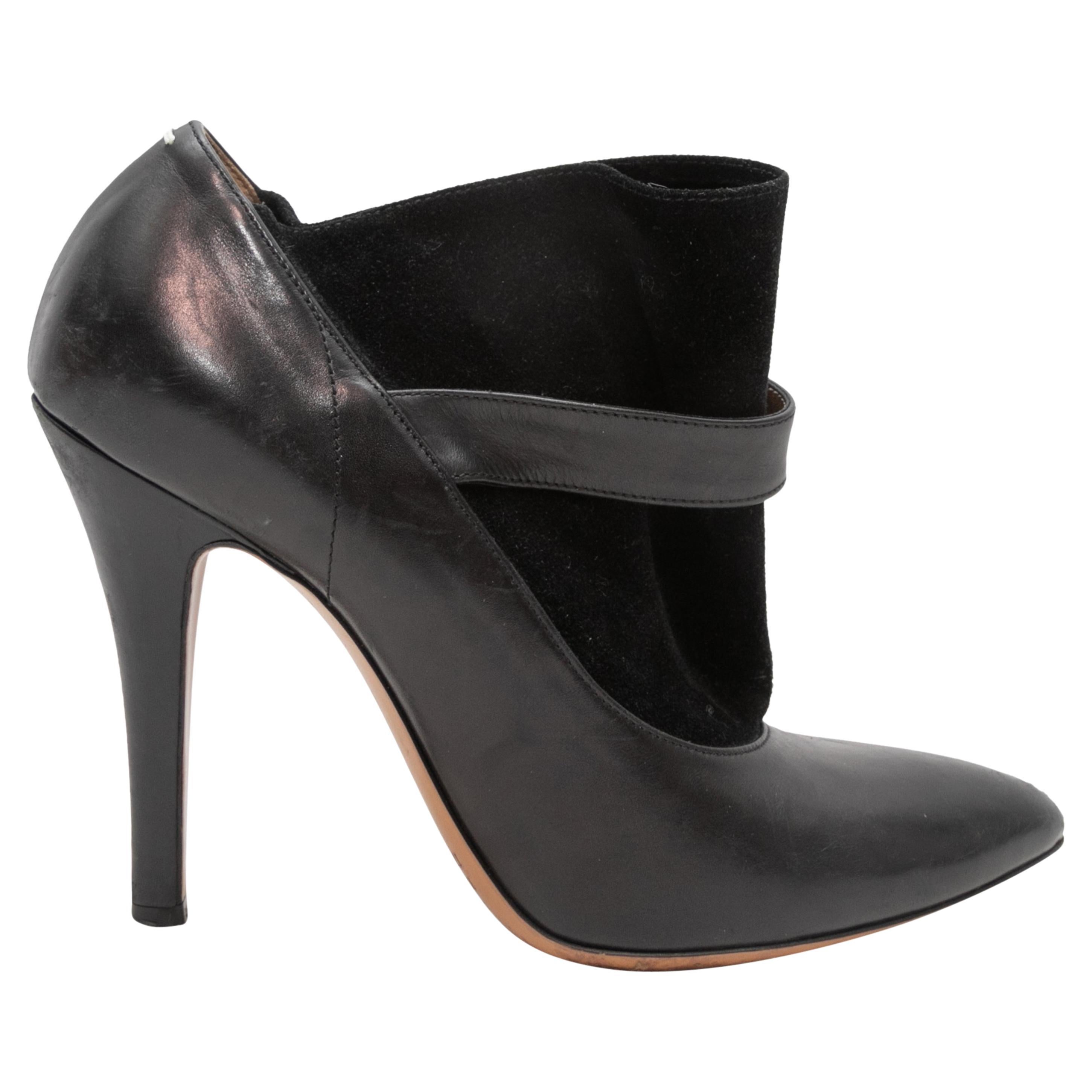 Black Maison Margiela Replica Pointed-Toe Booties Size 37 For Sale
