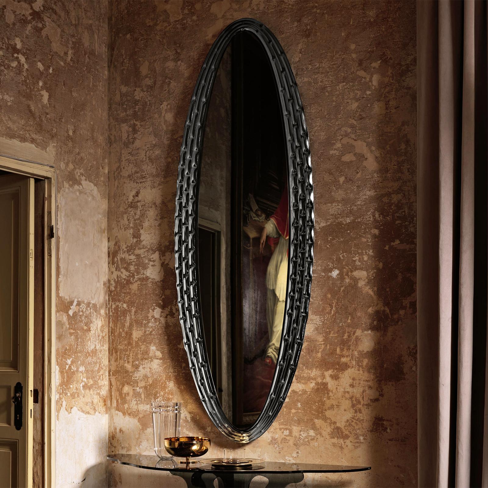 Black Manor Oval Mirror In New Condition For Sale In Paris, FR