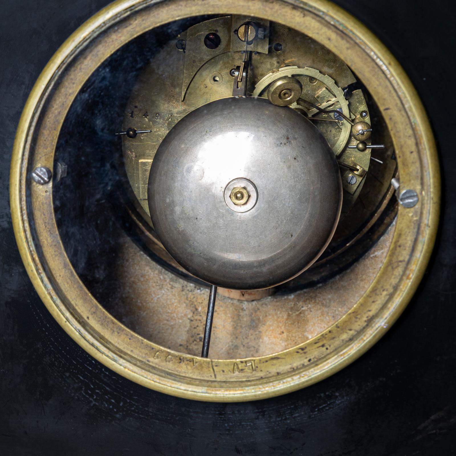 Black Mantel clock with Benjamin Franklin in Bronze, 2nd Half 19th Century For Sale 7