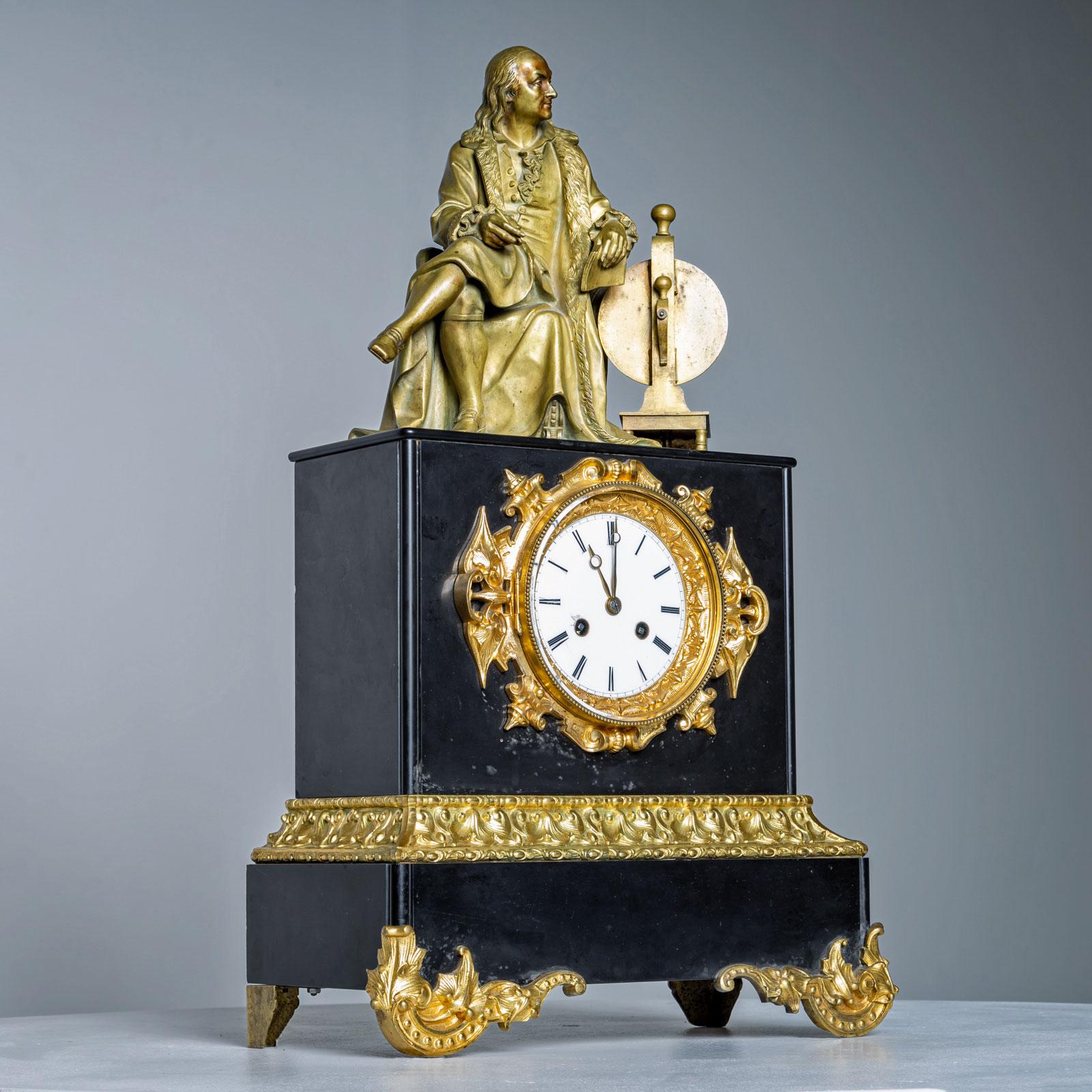 Black Mantel clock with Benjamin Franklin in Bronze, 2nd Half 19th Century In Good Condition For Sale In Greding, DE